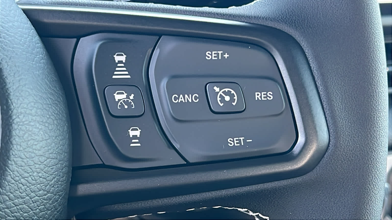 Thumbnail: 2025 Jeep Wrangler - 30