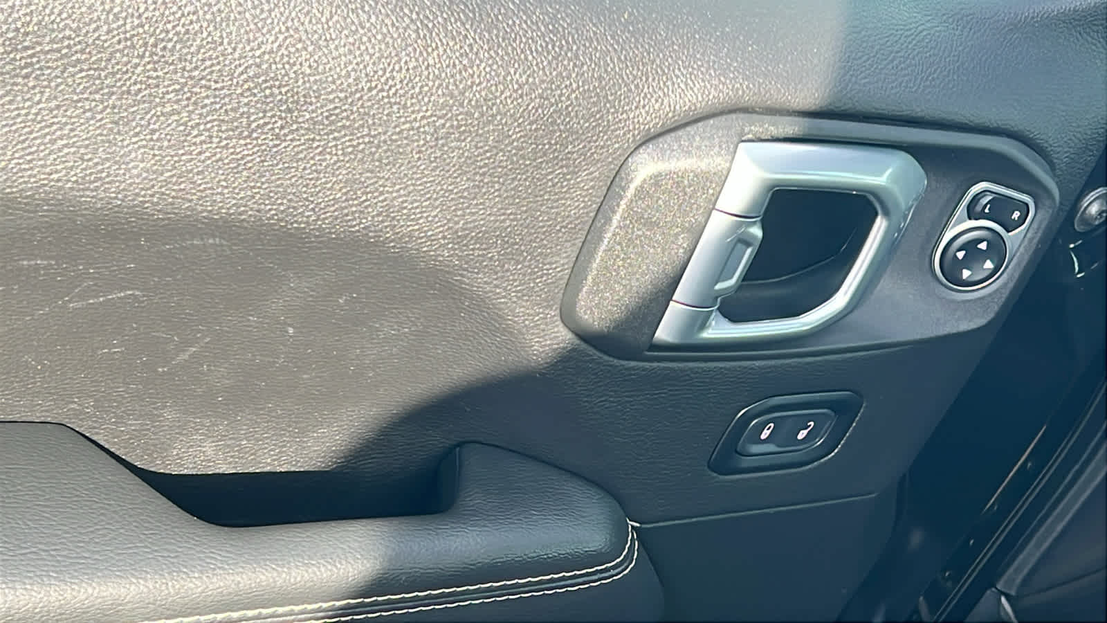 Thumbnail: 2023 Jeep Wrangler - 22