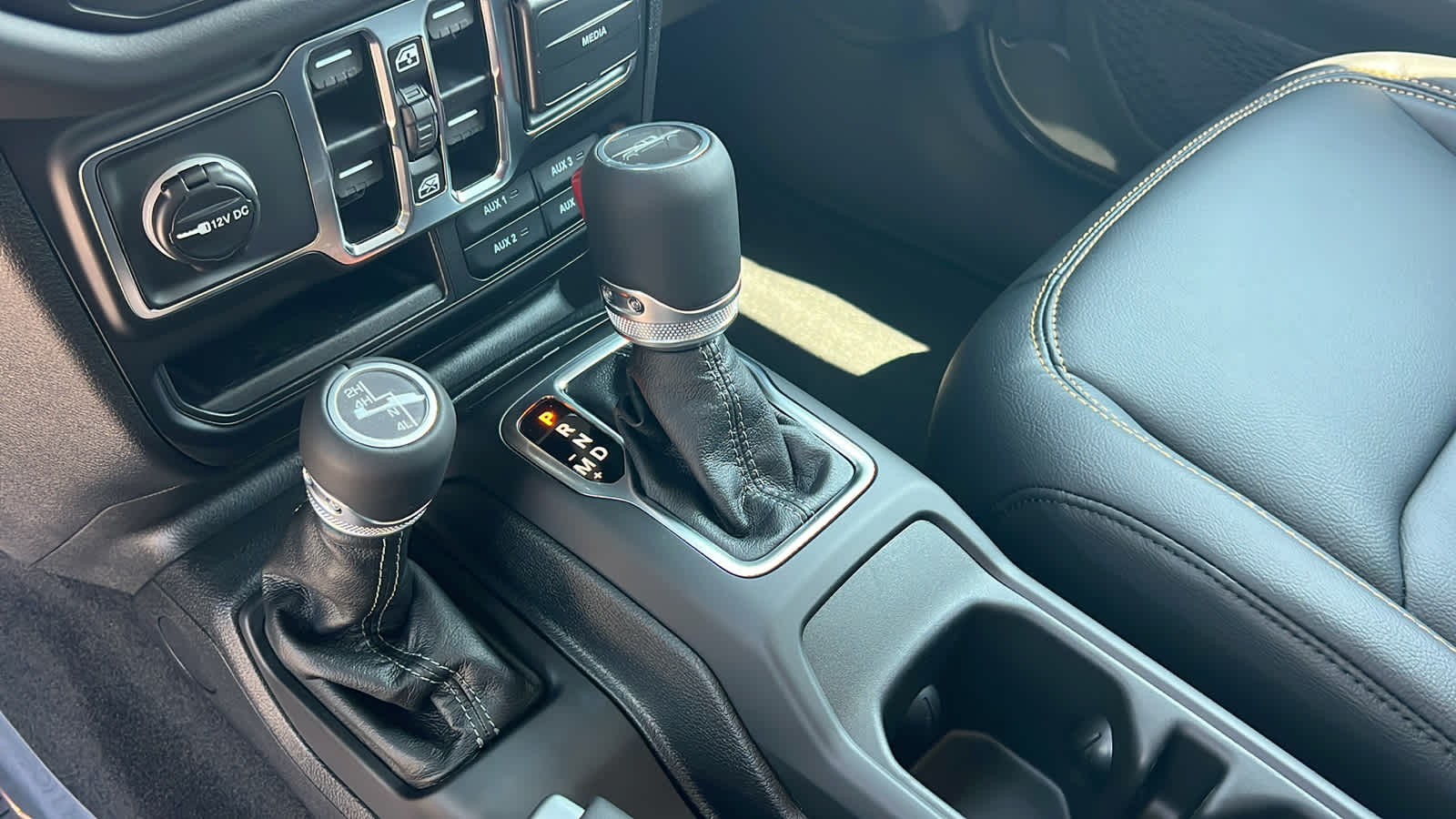 Thumbnail: 2025 Jeep Gladiator - 13