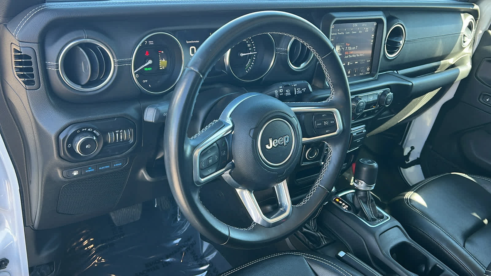 Thumbnail: 2022 Jeep Wrangler - 10