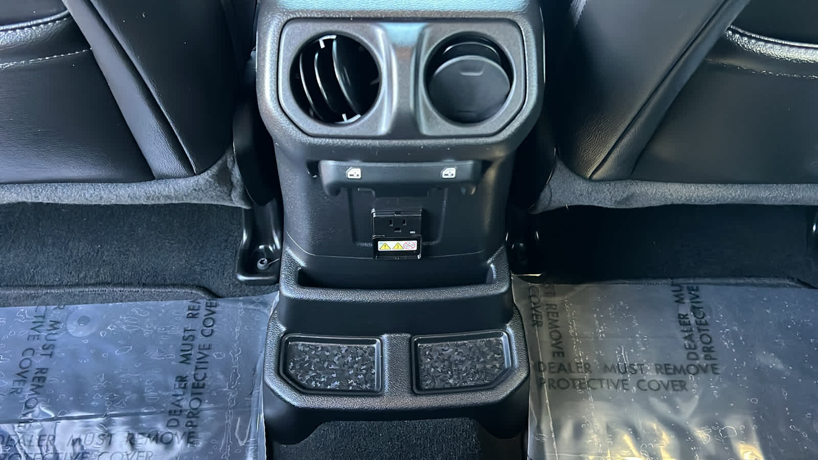 Thumbnail: 2022 Jeep Wrangler - 25