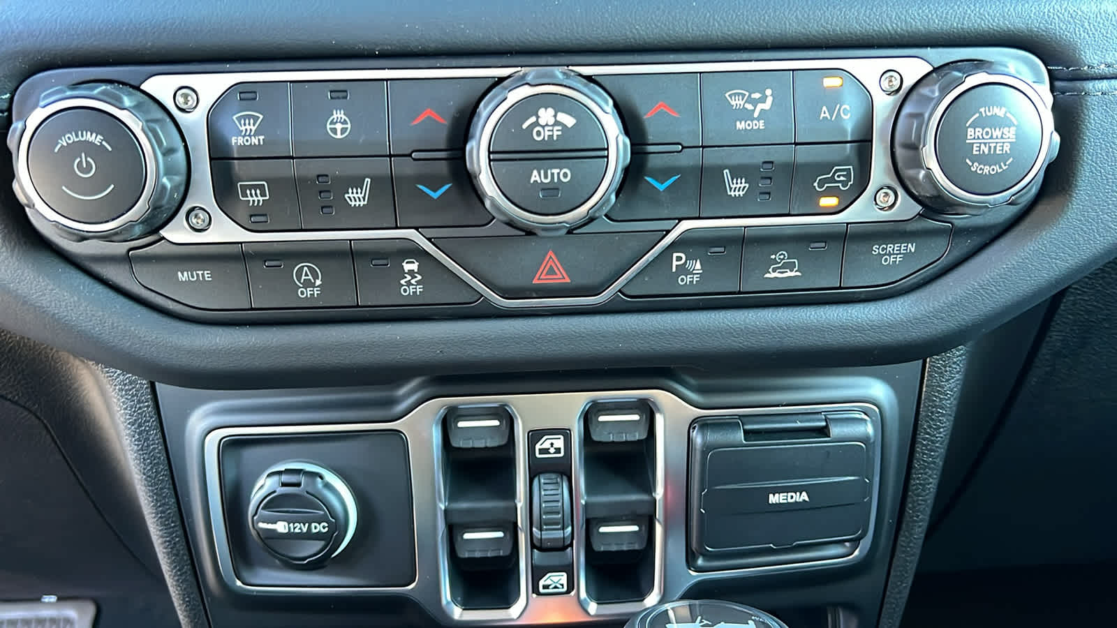 Thumbnail: 2026 Jeep Wrangler - 14