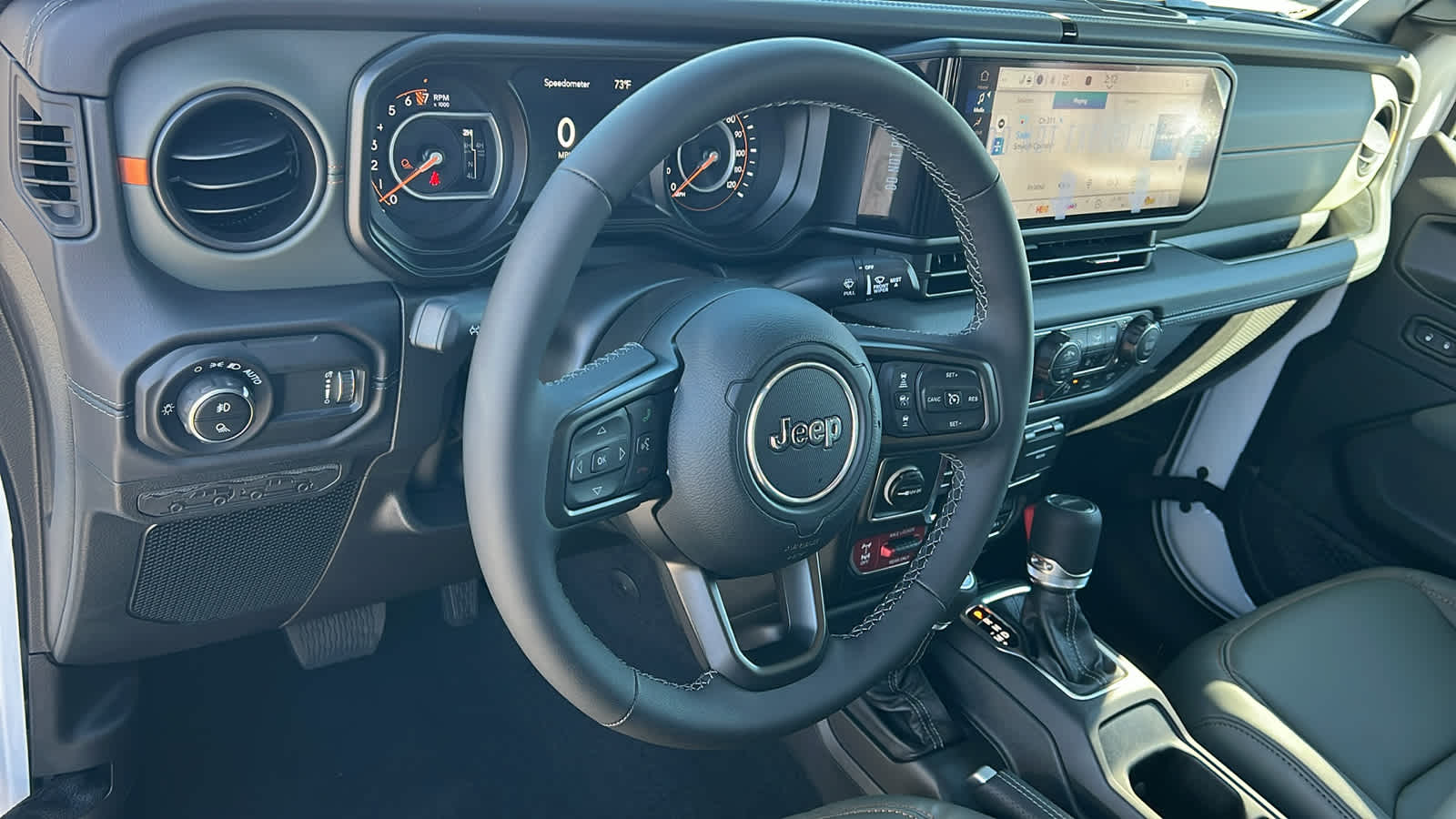 Thumbnail: 2025 Jeep Gladiator - 10