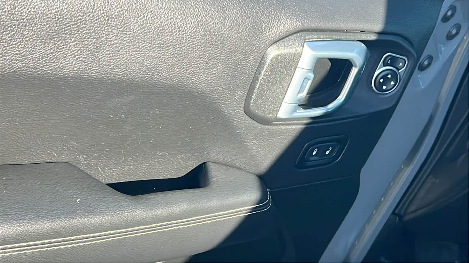 Thumbnail: 2021 Jeep Wrangler - 22