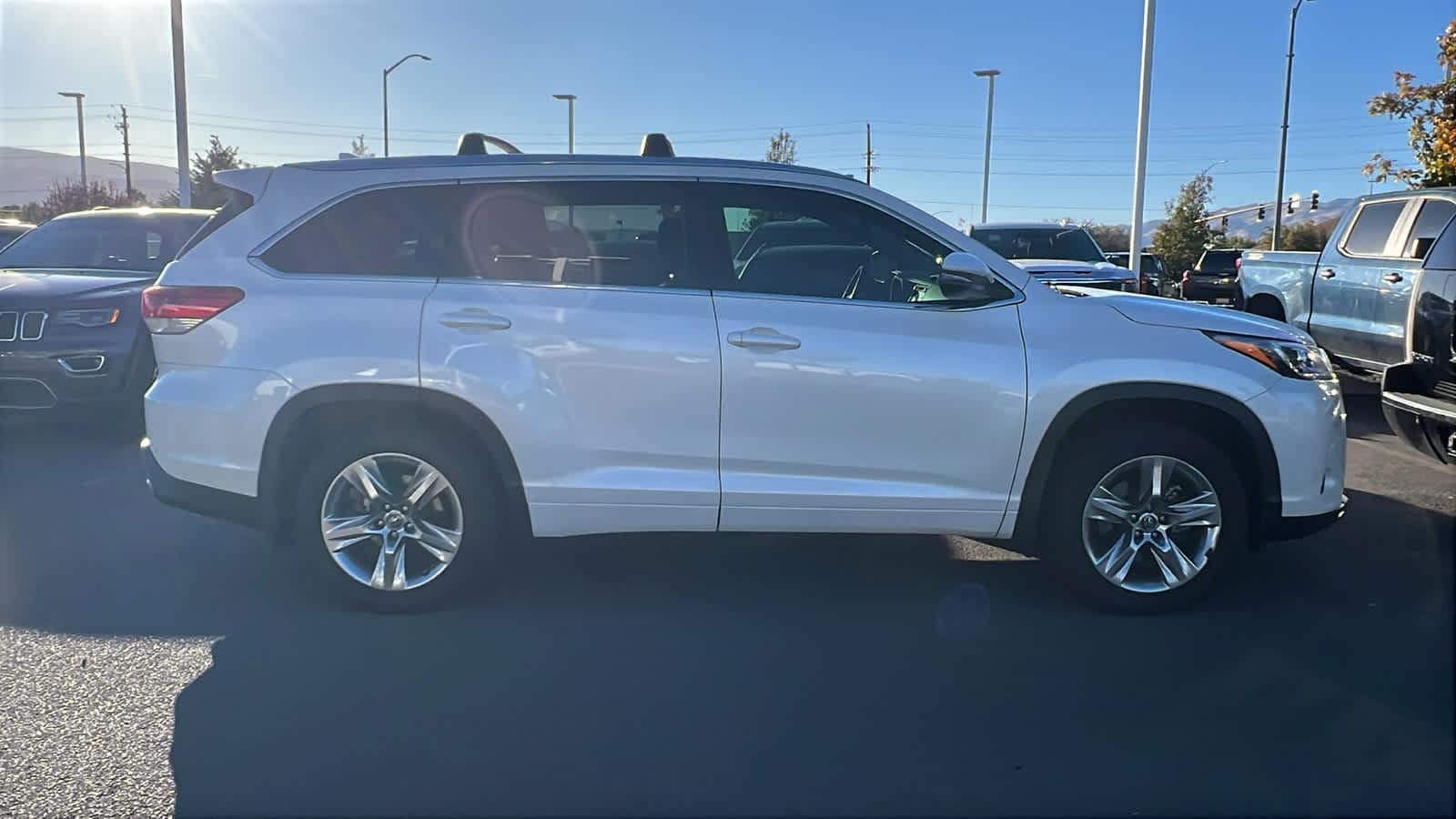 Thumbnail: 2019 Toyota Highlander - 3