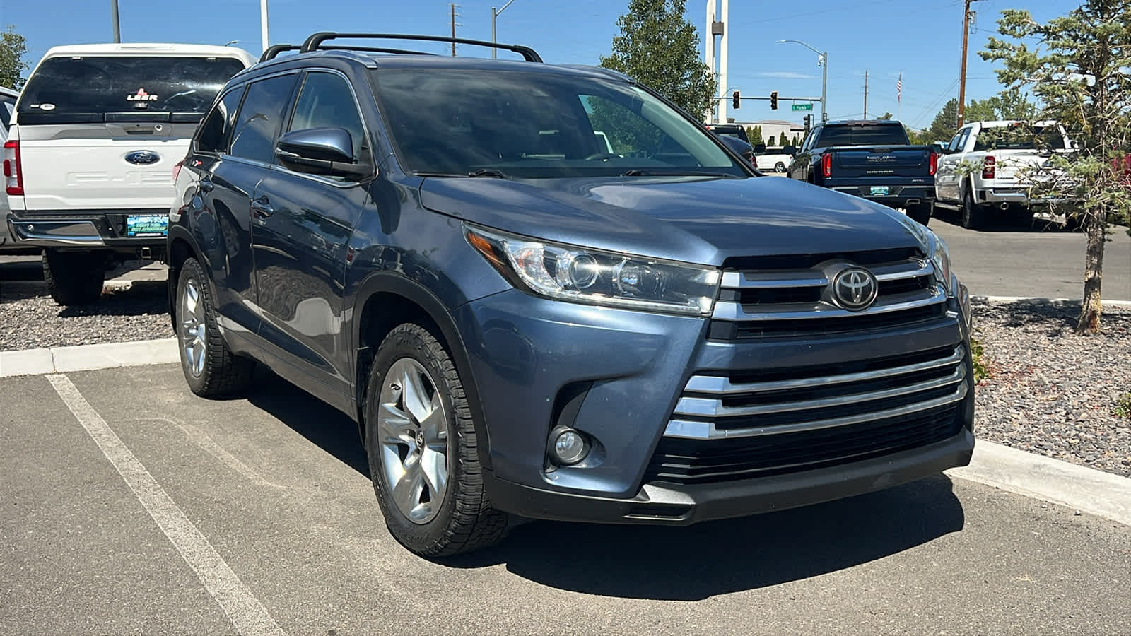Thumbnail: 2017 Toyota Highlander - 3