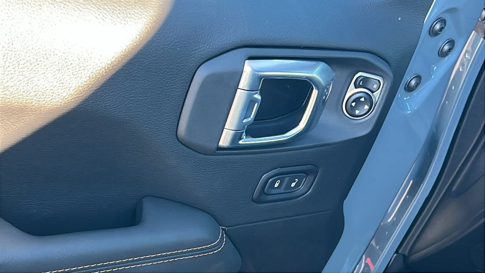 Thumbnail: 2026 Jeep Wrangler - 22