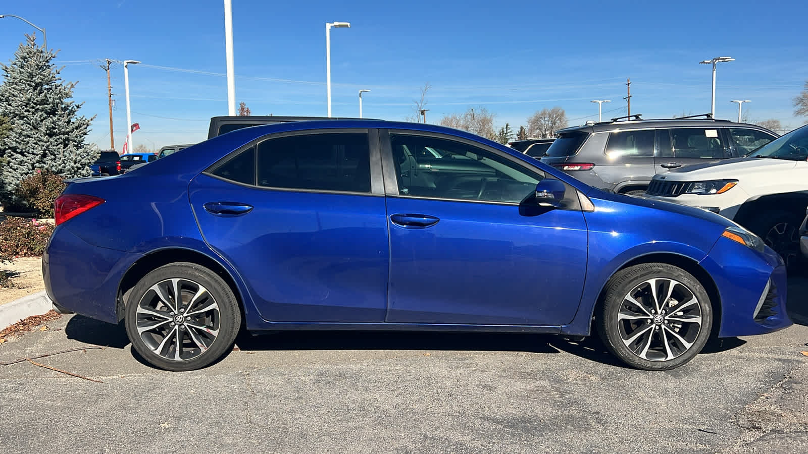 Thumbnail: 2018 Toyota Corolla - 3