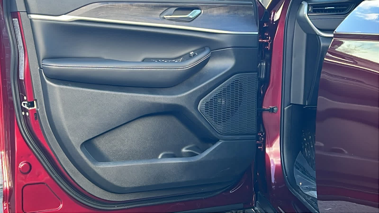 Thumbnail: 2026 Jeep Grand Cherokee - 23