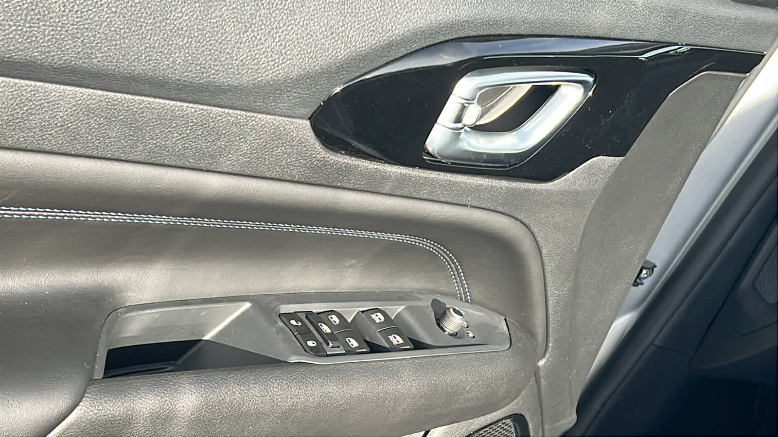 Thumbnail: 2026 Jeep Compass - 22