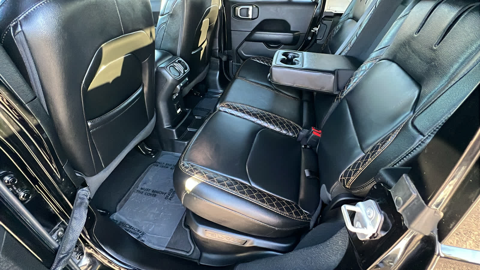 Thumbnail: 2022 Jeep Wrangler - 24