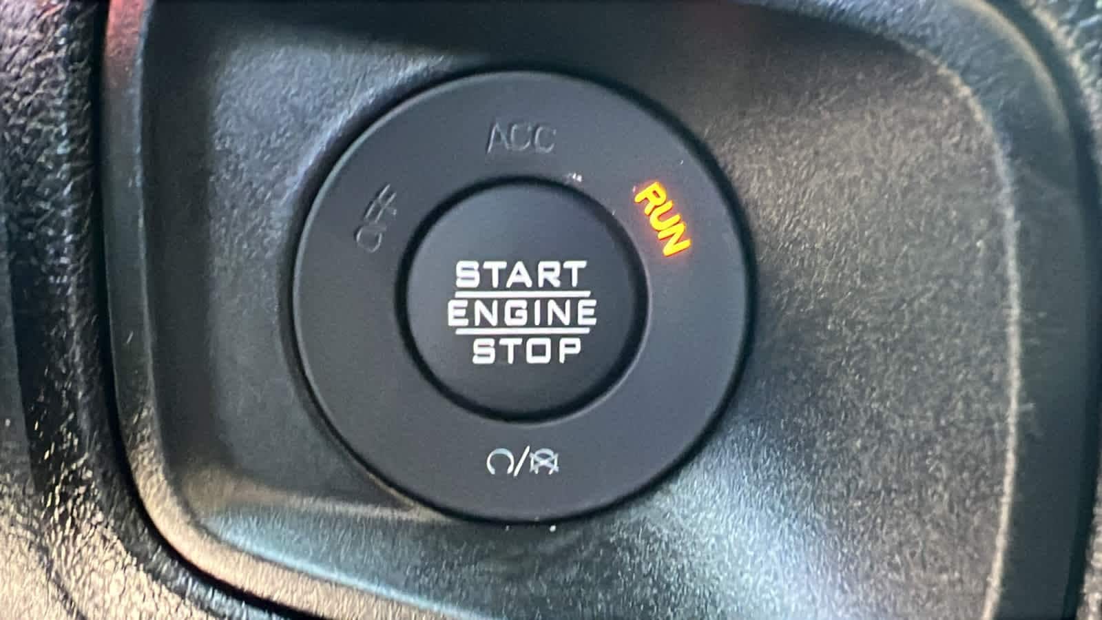 Thumbnail: 2025 Jeep Gladiator - 17