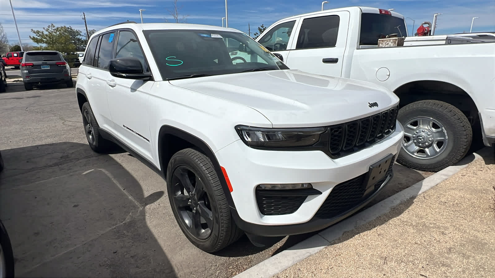 Thumbnail: 2023 Jeep Grand Cherokee - 3