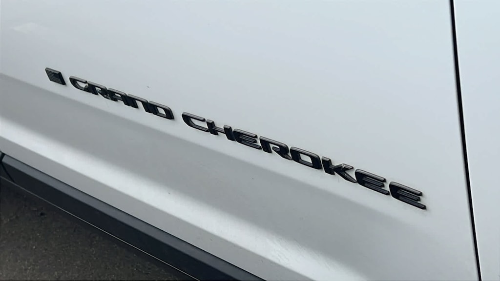 Used 2024 Jeep Grand Cherokee L Altitude SUV