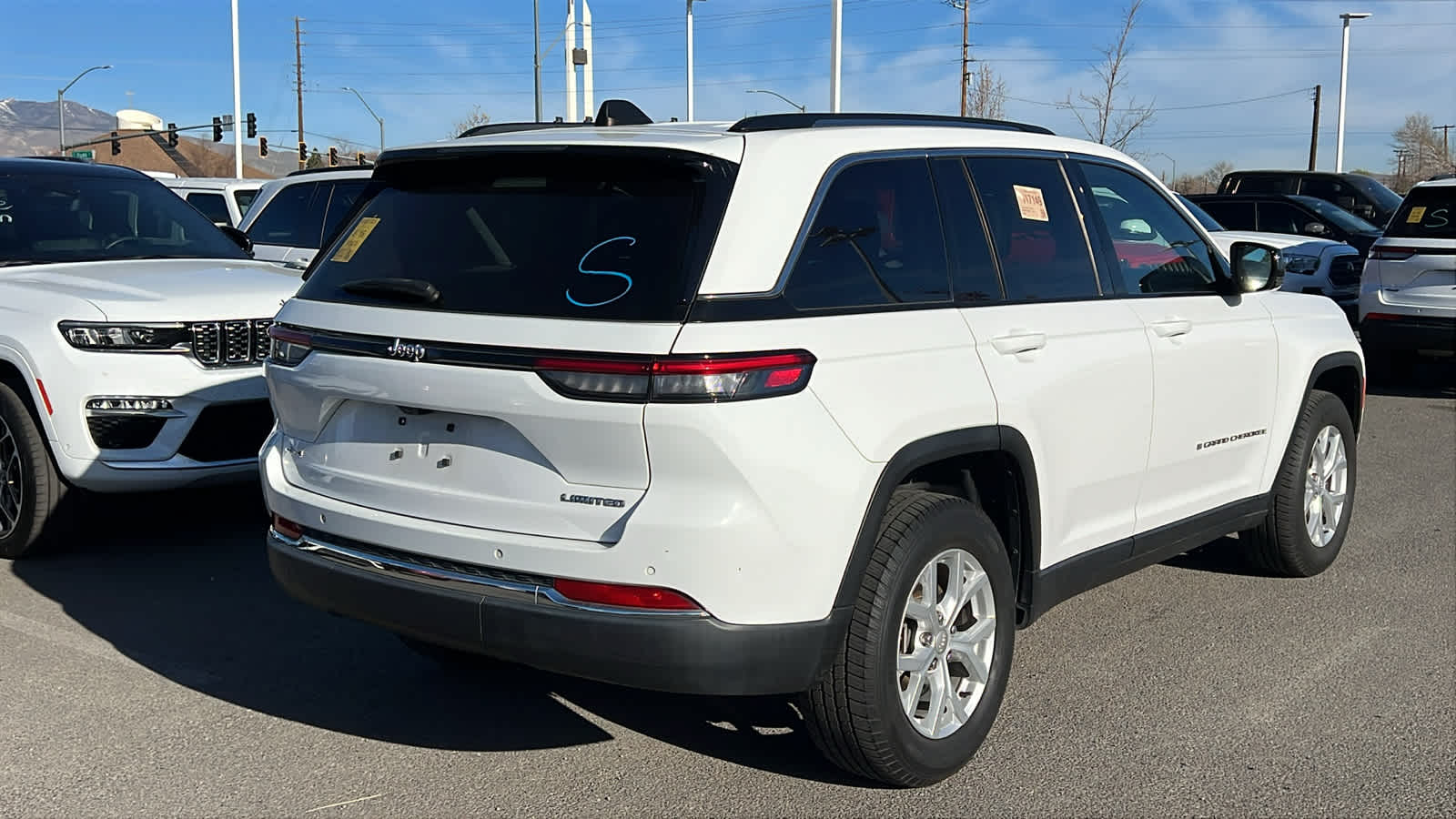 Thumbnail: 2023 Jeep Grand Cherokee - 6