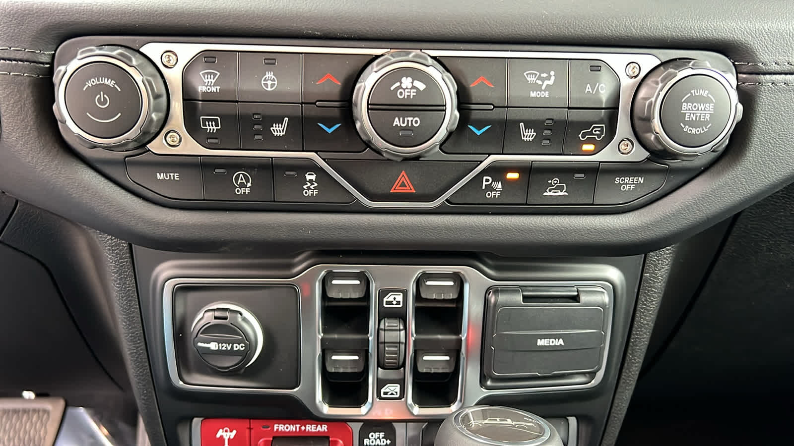 Thumbnail: 2025 Jeep Gladiator - 14