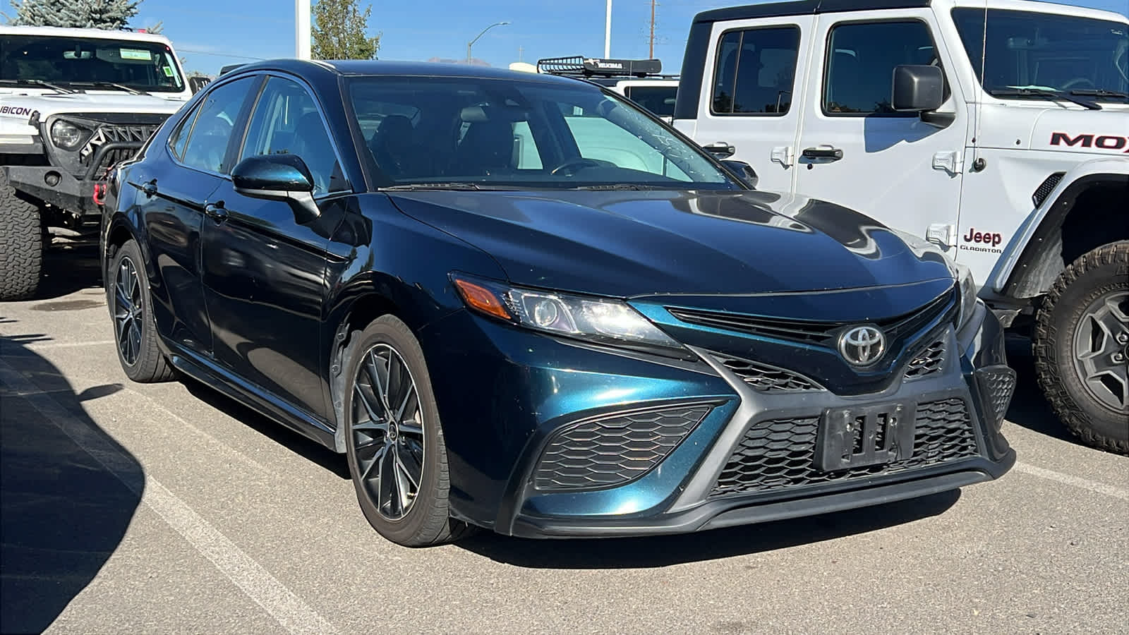 Thumbnail: 2021 Toyota Camry - 3