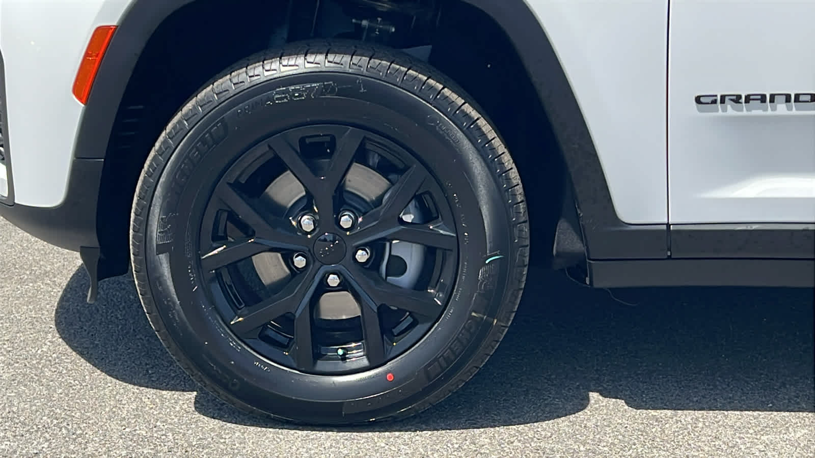 Thumbnail: 2026 Jeep Grand Cherokee - 9
