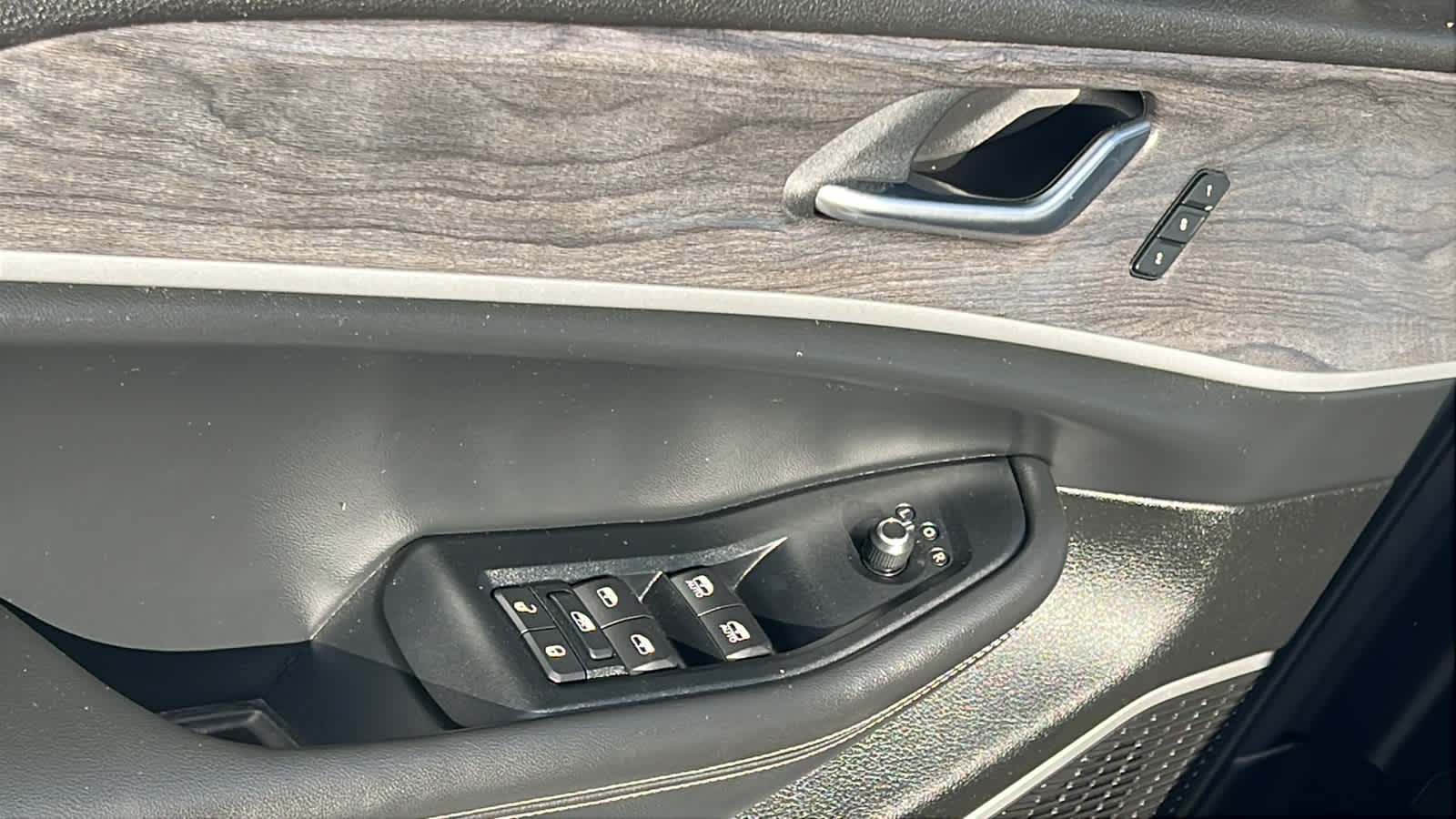 Thumbnail: 2022 Jeep Grand Cherokee - 22