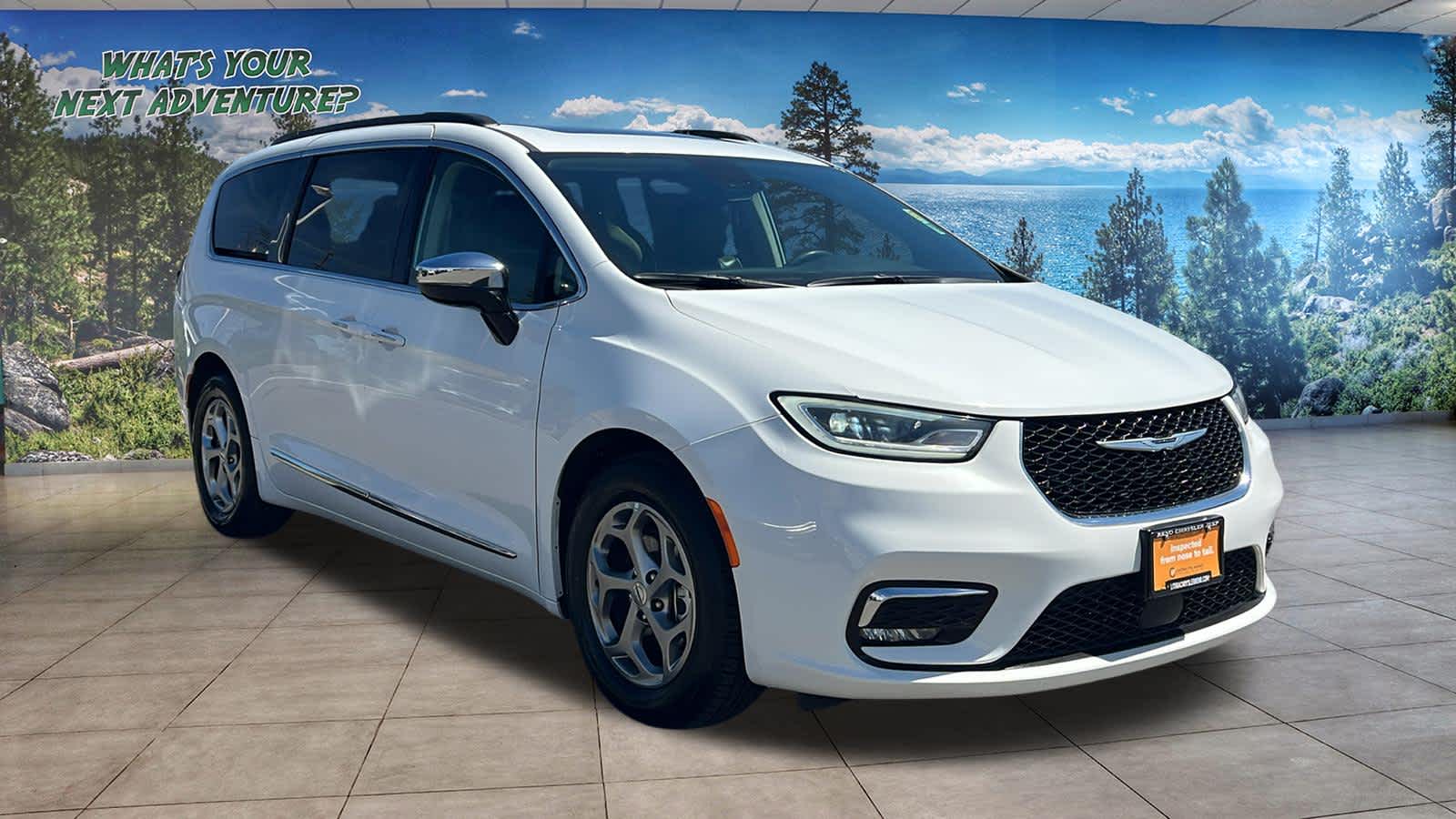 Thumbnail: 2023 Chrysler Pacifica - 3