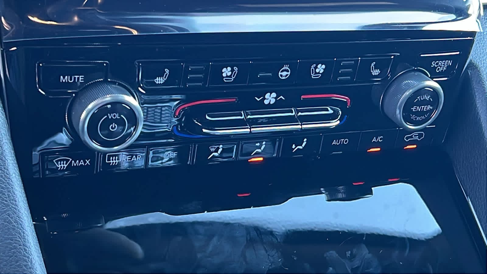 Thumbnail: 2025 Jeep Grand Cherokee - 14