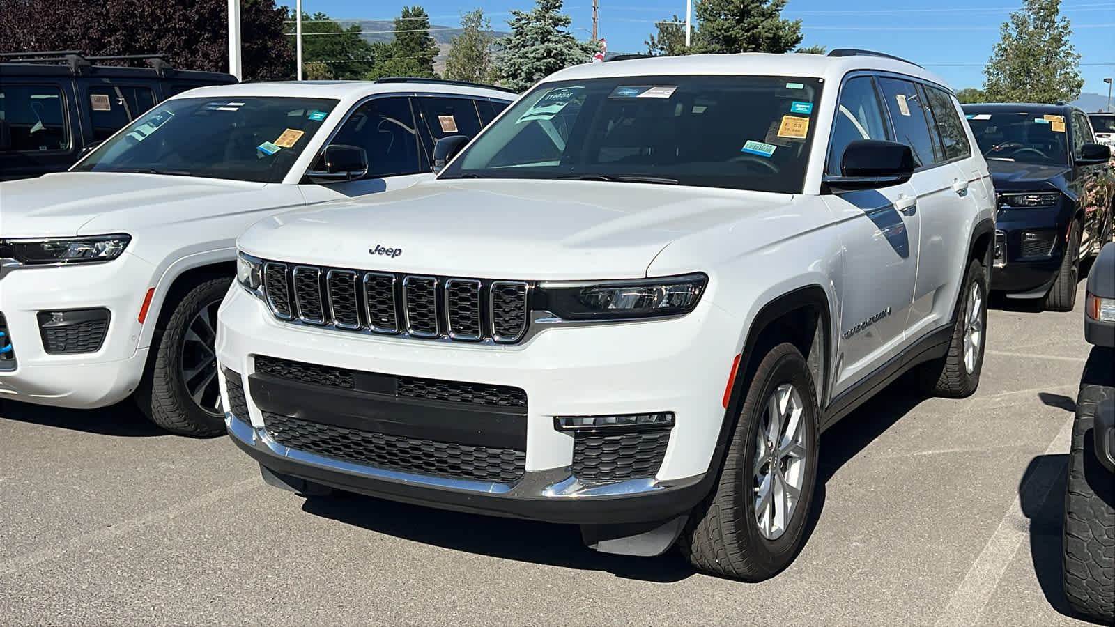 Thumbnail: 2023 Jeep Grand Cherokee - 1