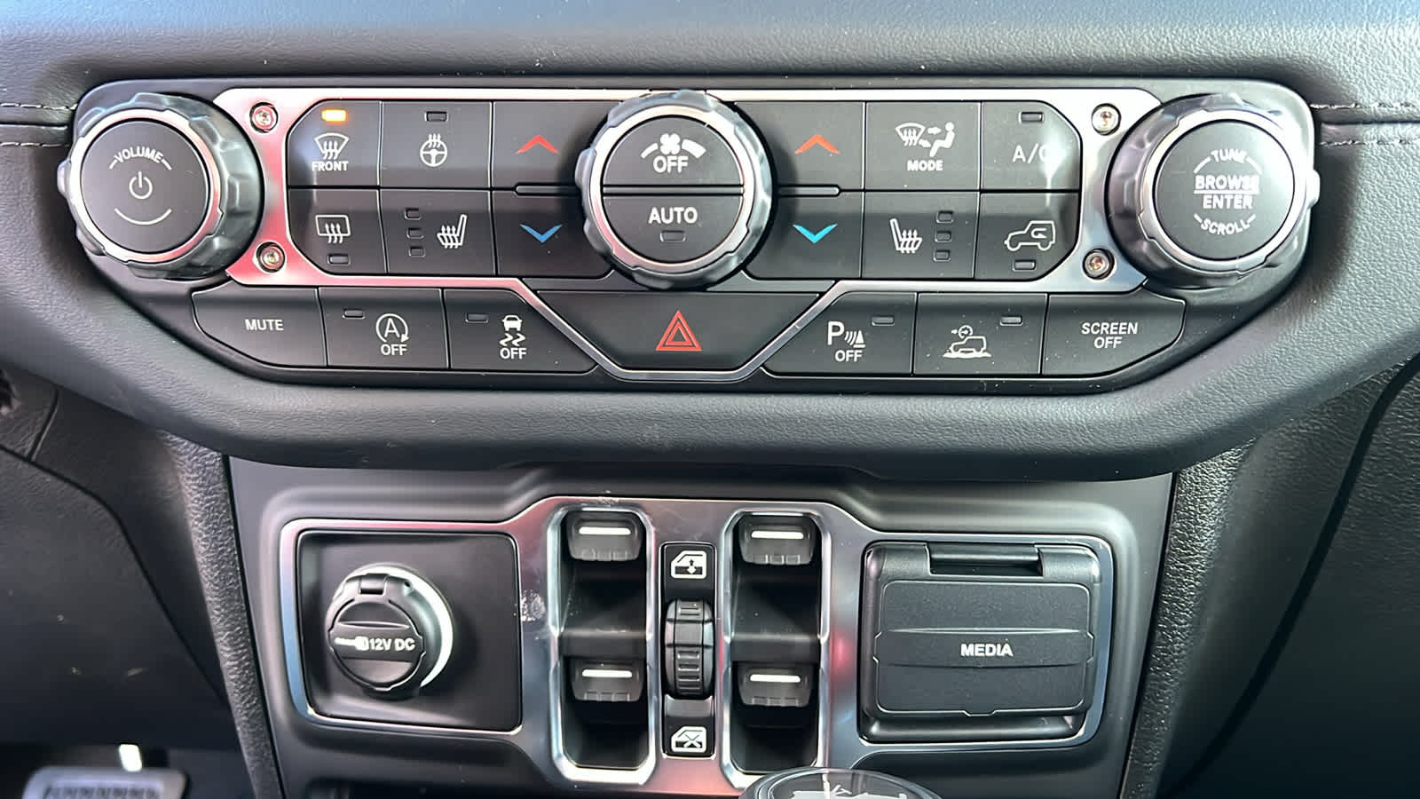 Thumbnail: 2026 Jeep Wrangler - 14