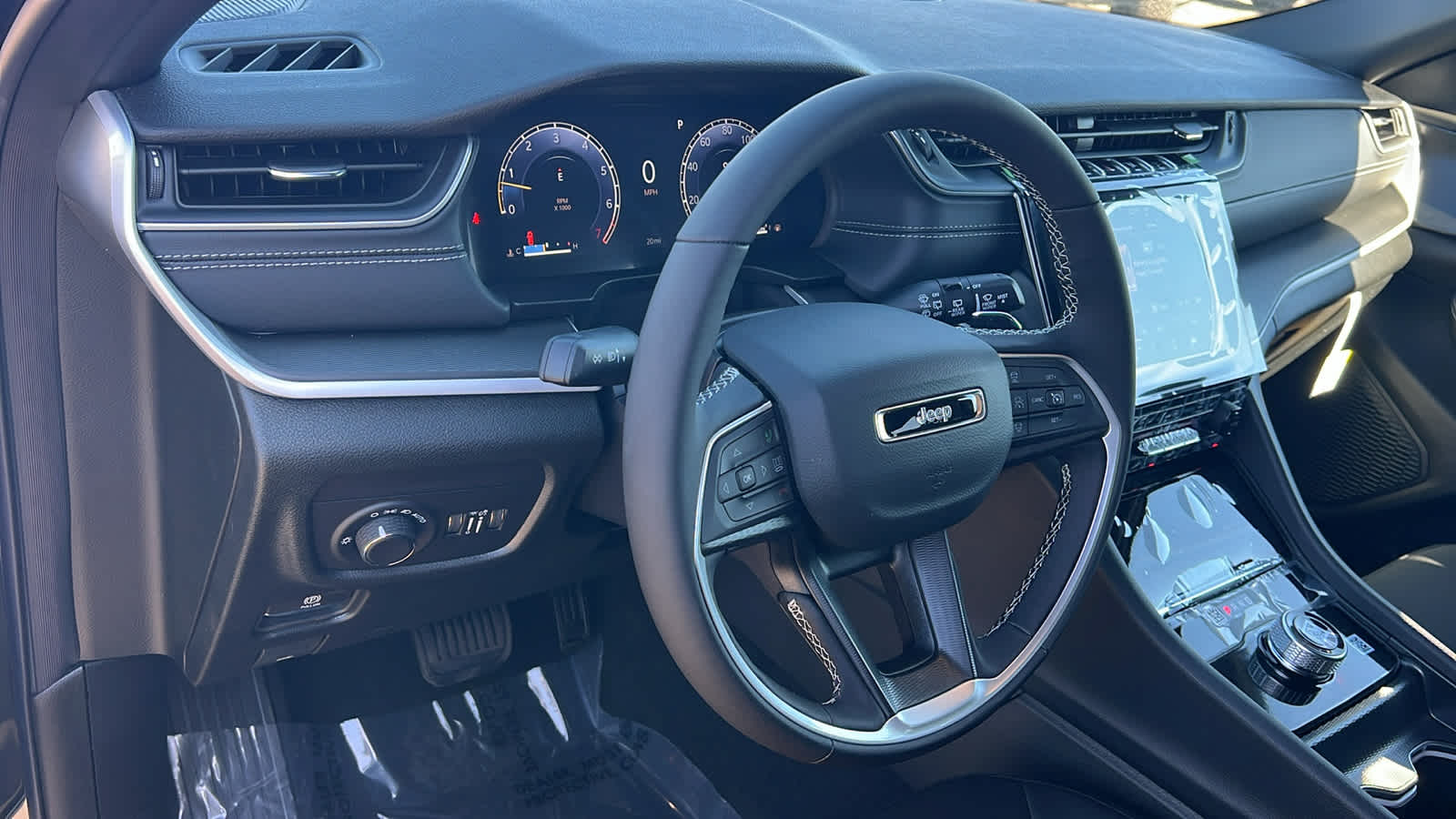Thumbnail: 2026 Jeep Grand Cherokee L - 10