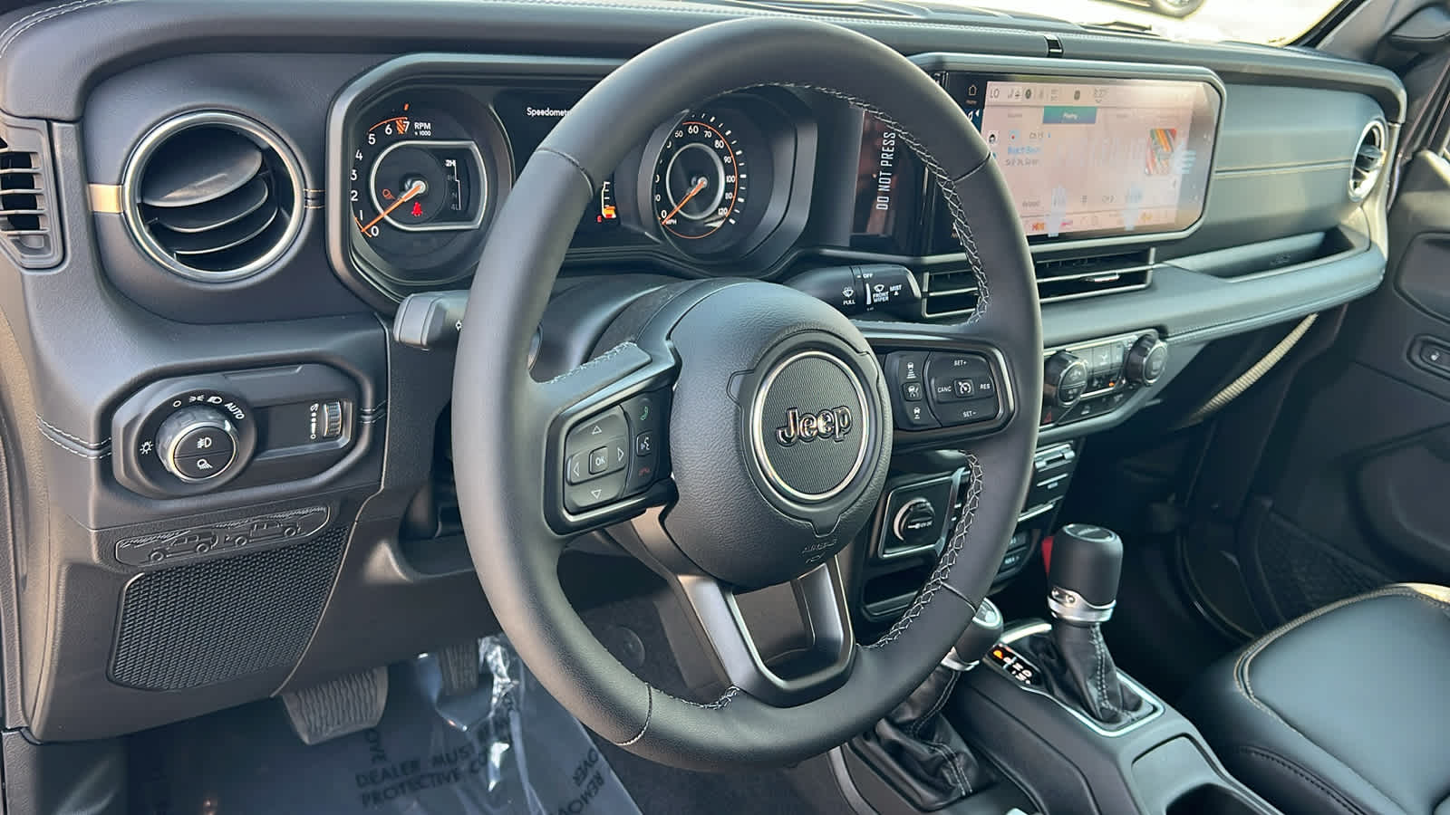 Thumbnail: 2025 Jeep Gladiator - 10