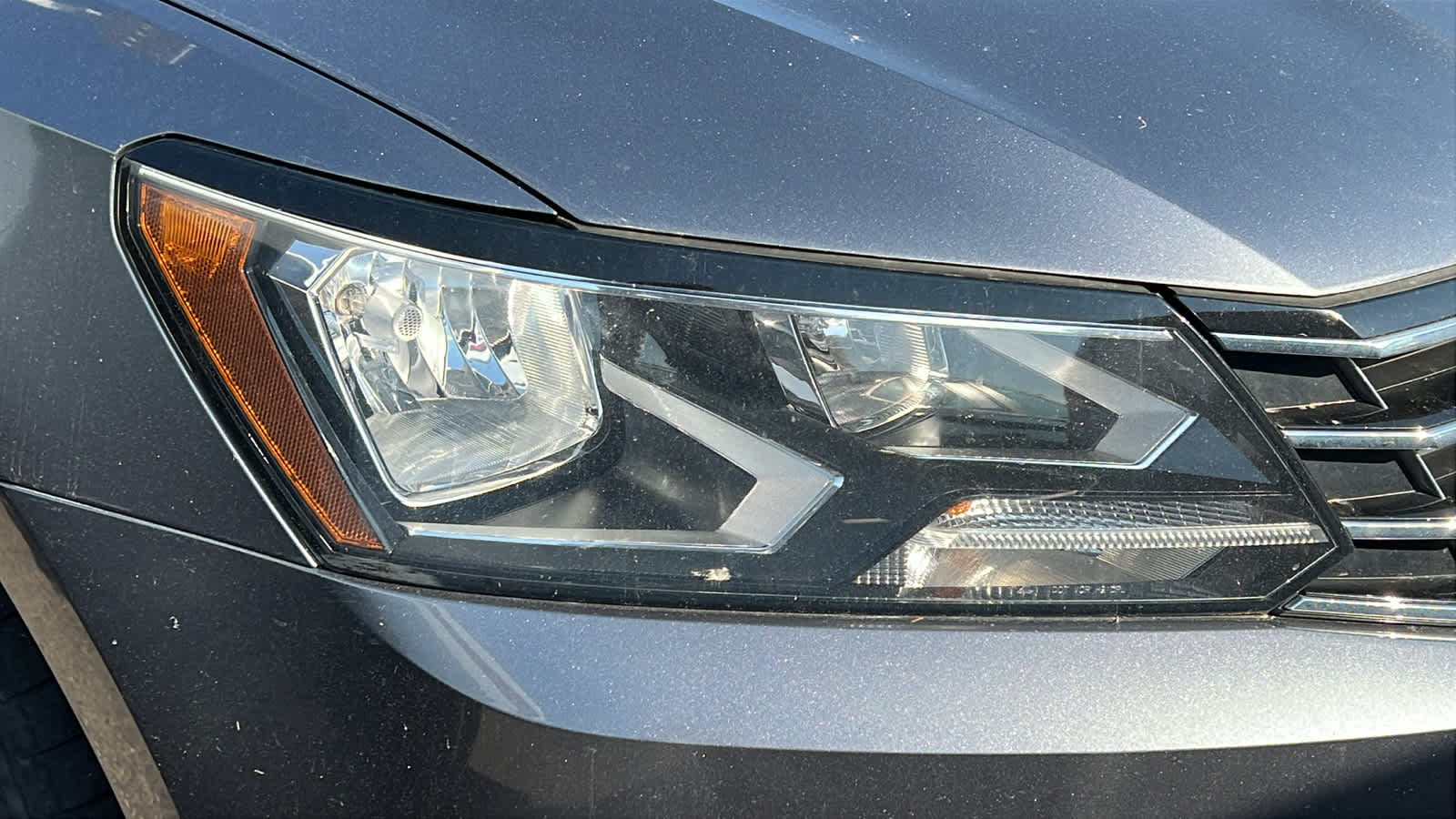 Thumbnail: 2016 Volkswagen Passat - 3