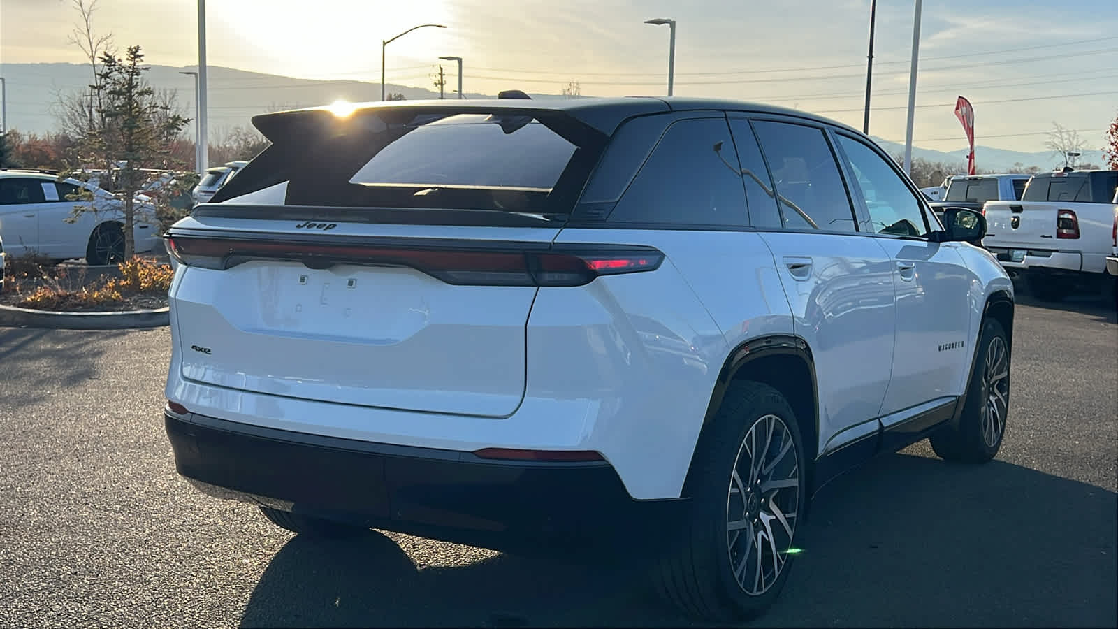 Thumbnail: 2025 Jeep Wagoneer S - 5