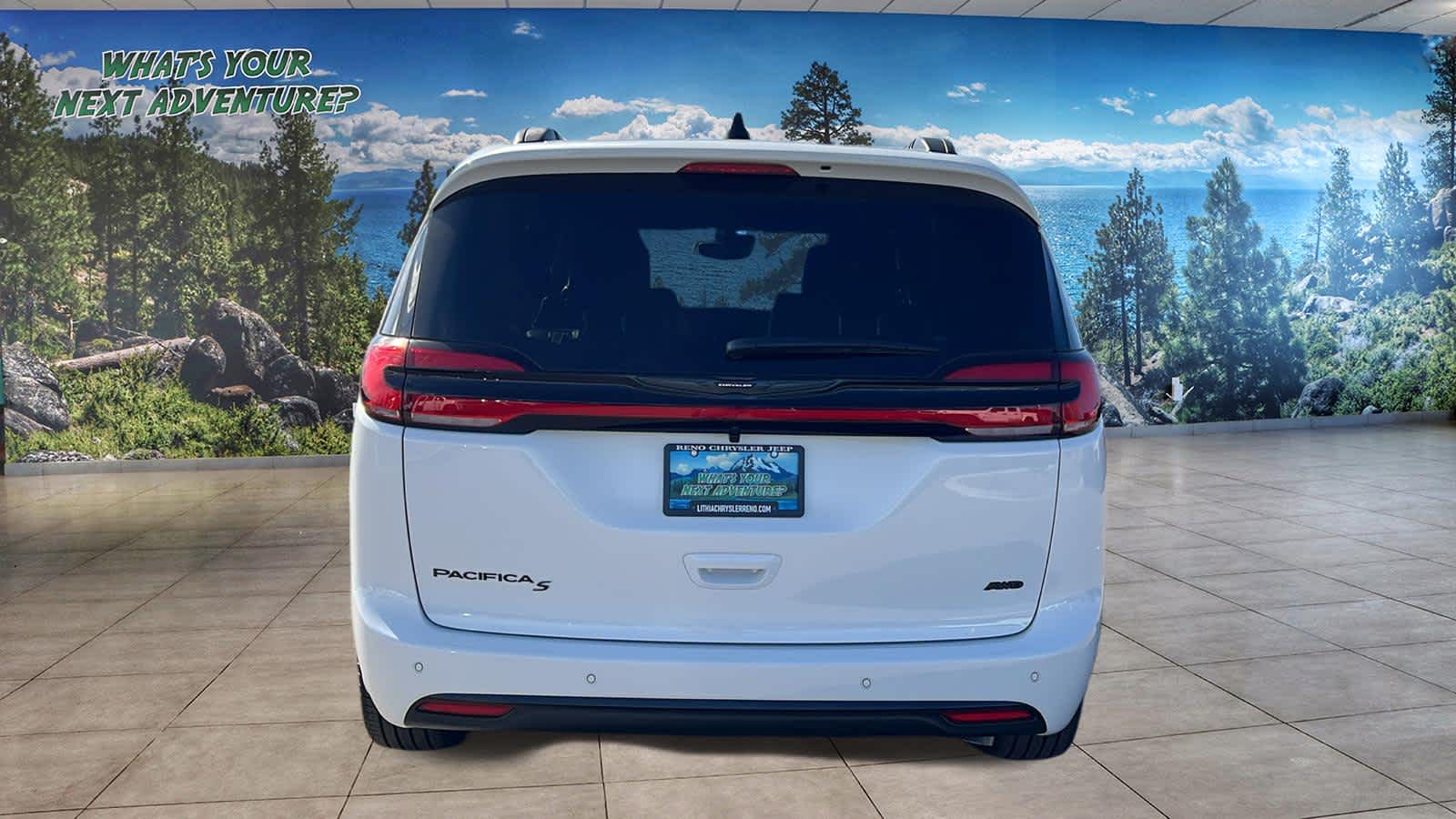 Thumbnail: 2026 Chrysler Pacifica - 6