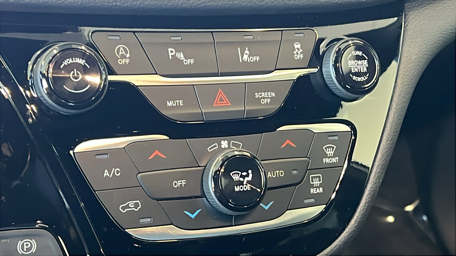 Thumbnail: 2026 Chrysler Pacifica - 14