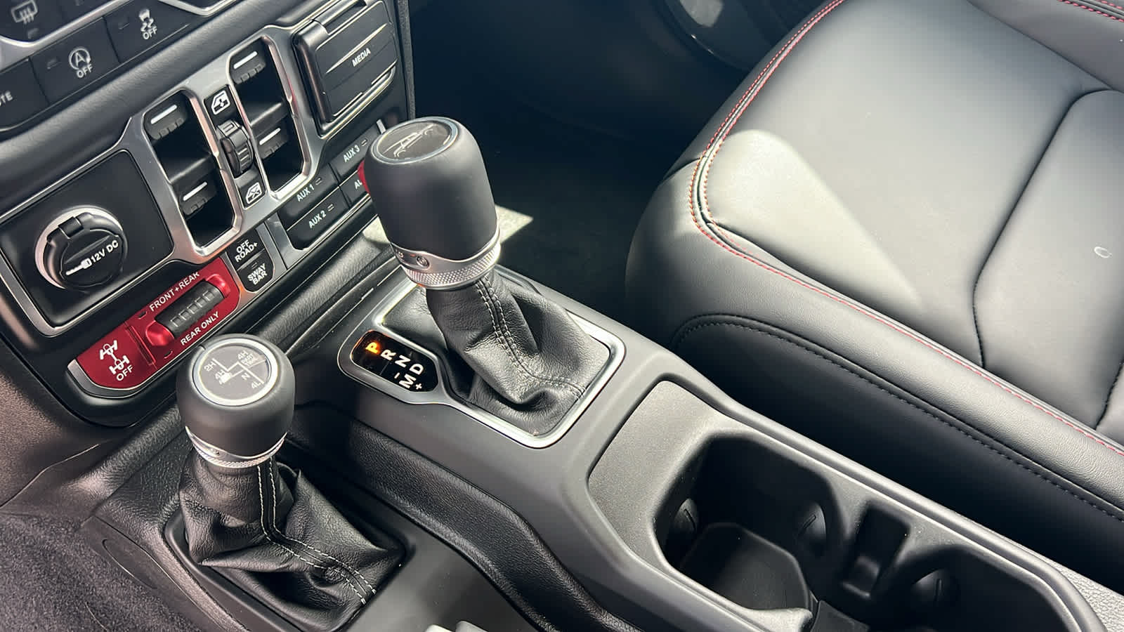 Thumbnail: 2025 Jeep Gladiator - 13