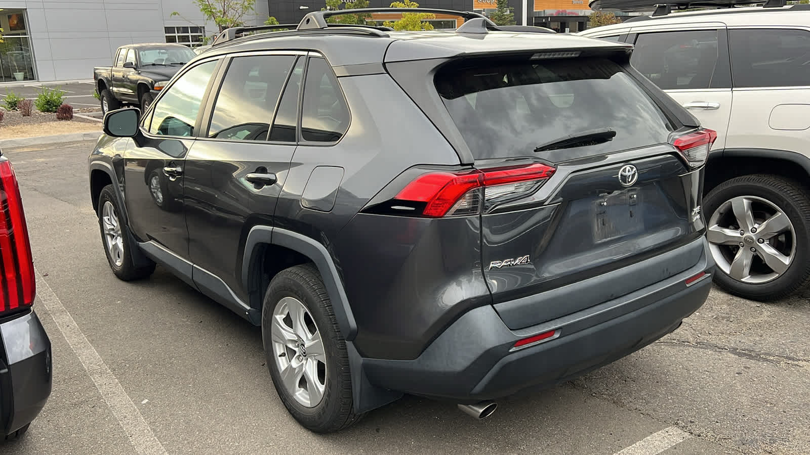 Thumbnail: 2020 Toyota RAV4 - 9