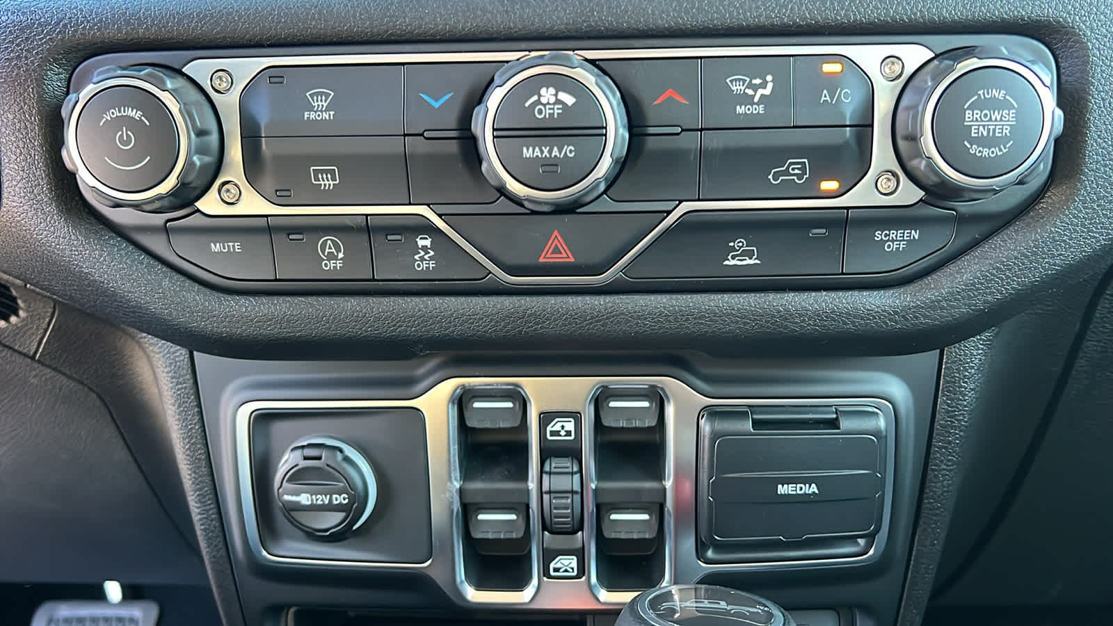 Thumbnail: 2026 Jeep Gladiator - 14