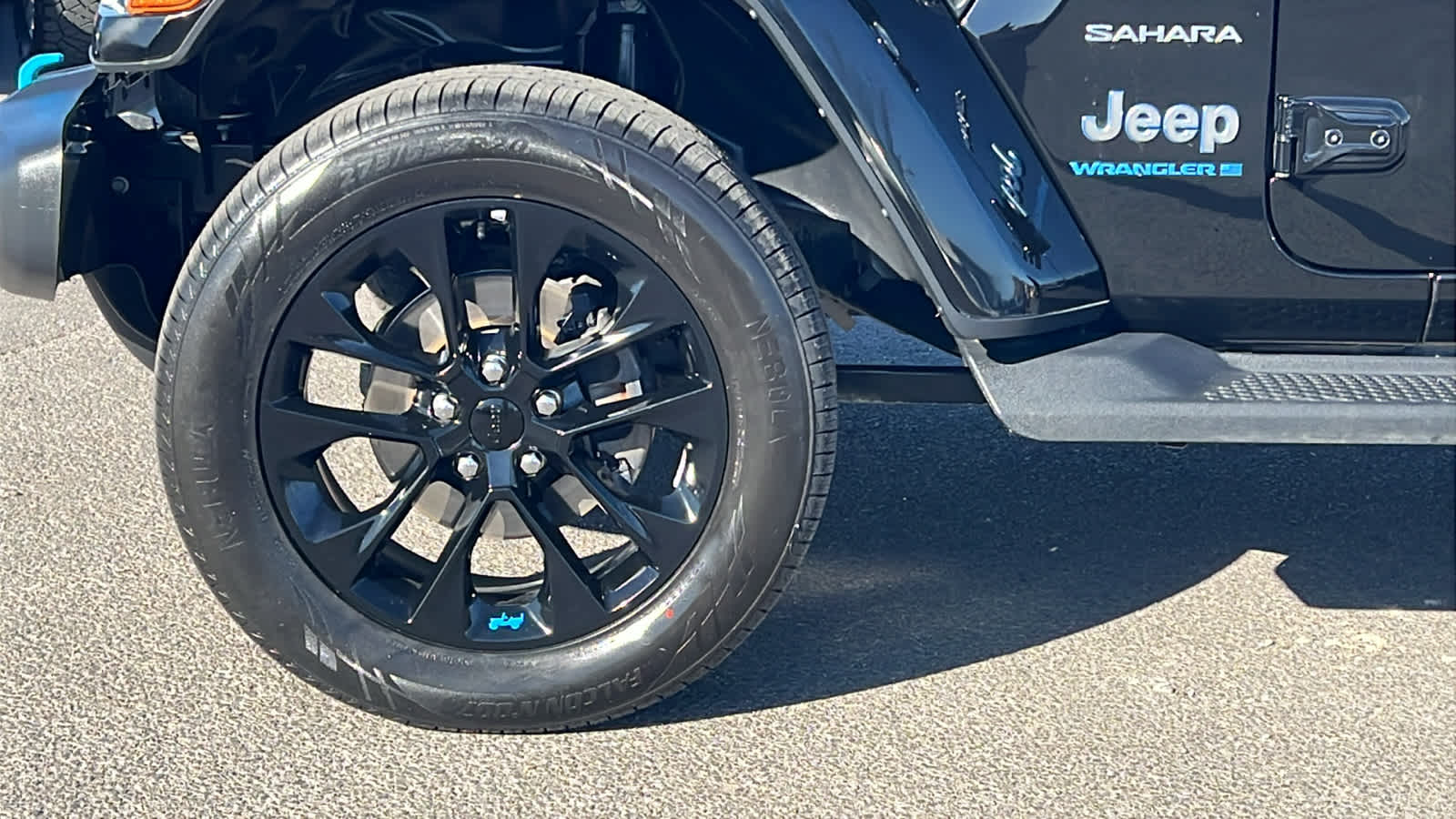 Thumbnail: 2023 Jeep Wrangler - 9