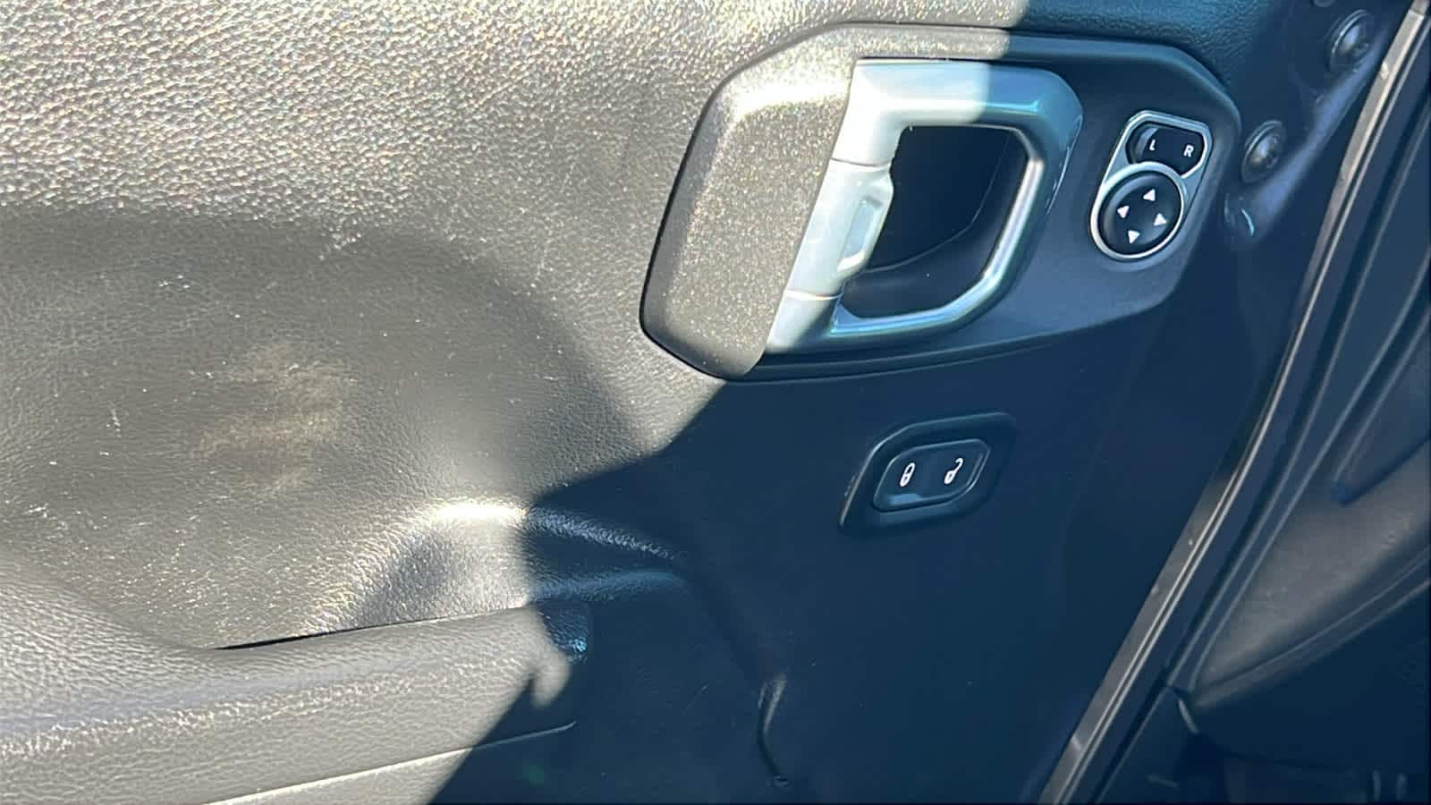 Thumbnail: 2023 Jeep Wrangler - 22