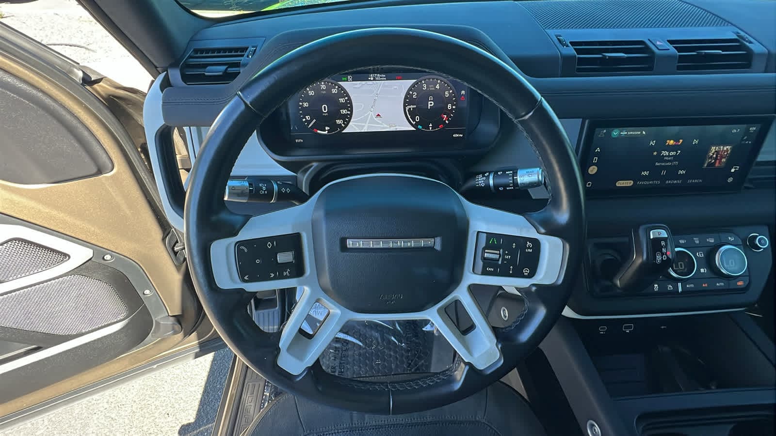 Thumbnail: 2020 Land Rover Defender - 18