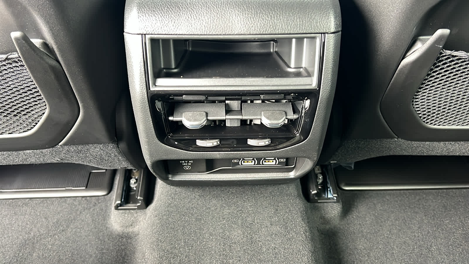 Thumbnail: 2025 Jeep Grand Cherokee - 25