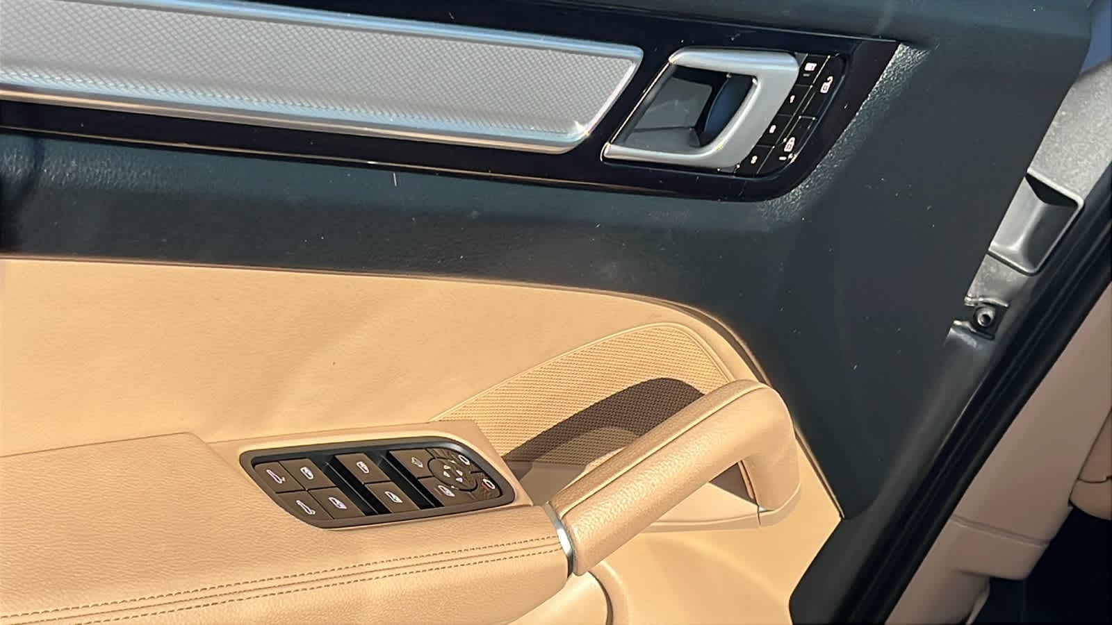 Thumbnail: 2019 Porsche Cayenne - 22