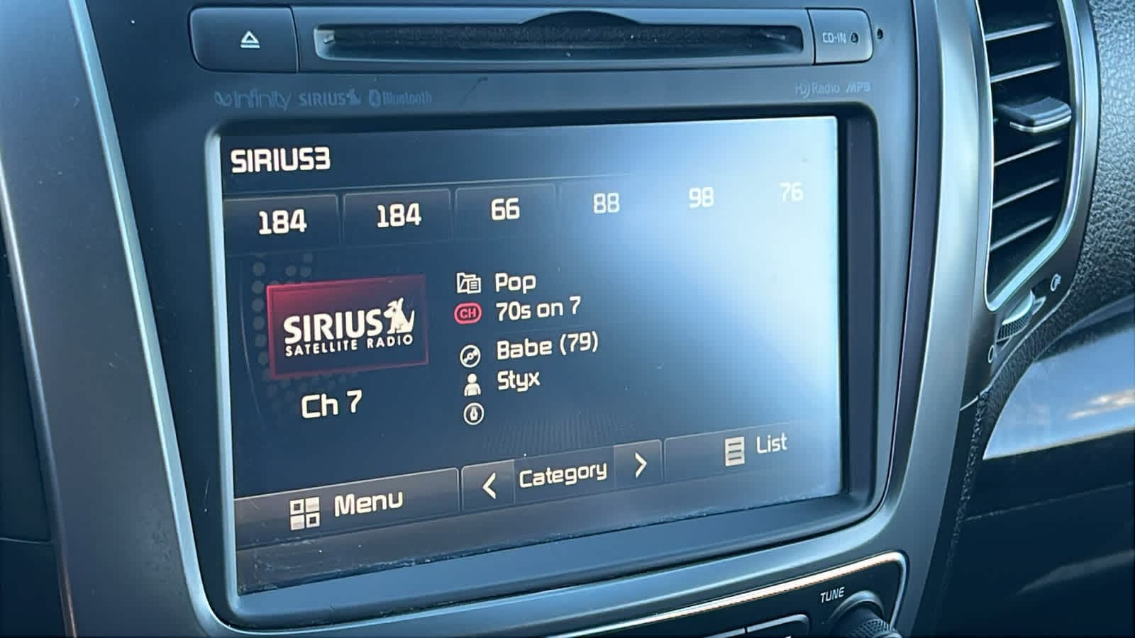 Thumbnail: 2014 Kia Sorento - 15