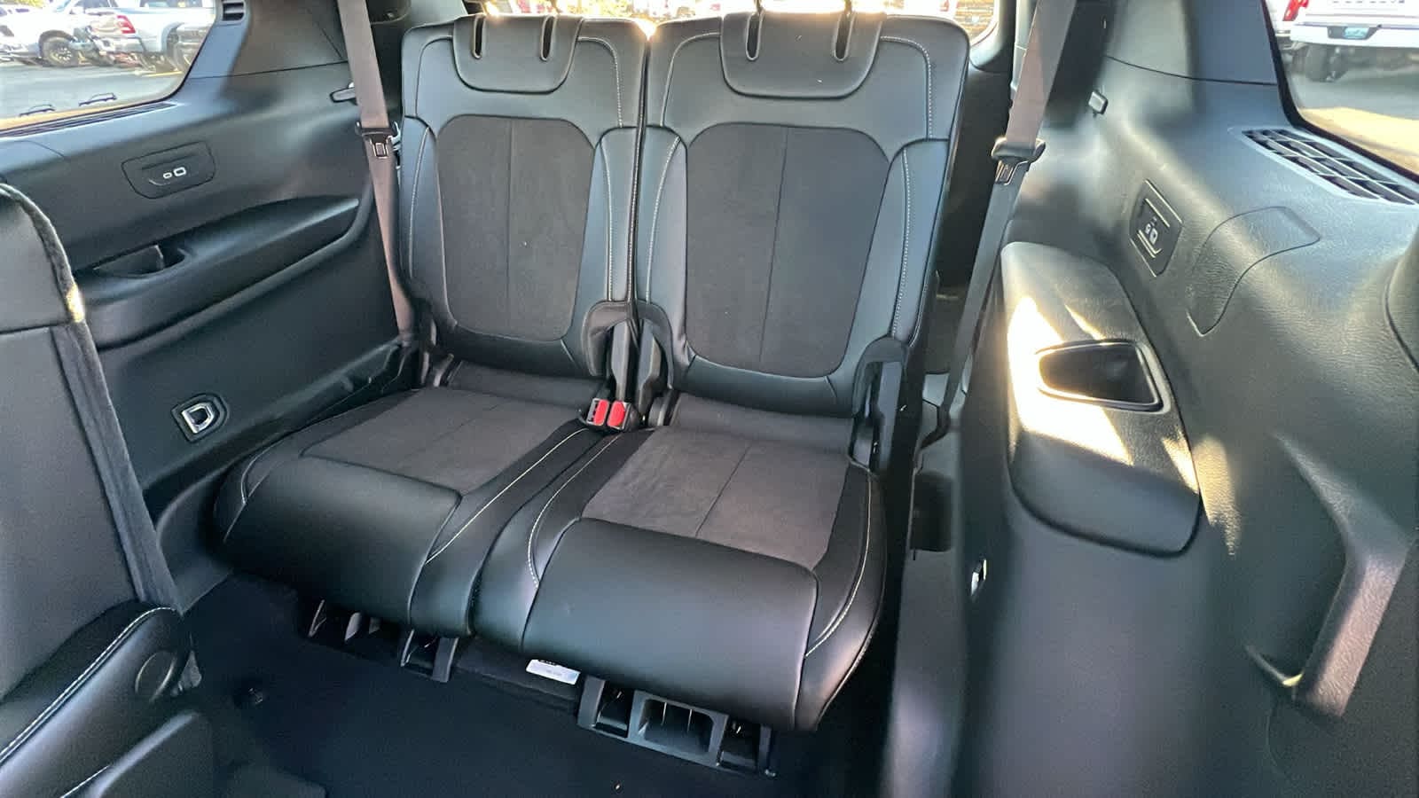 Thumbnail: 2025 Jeep Grand Cherokee L - 32