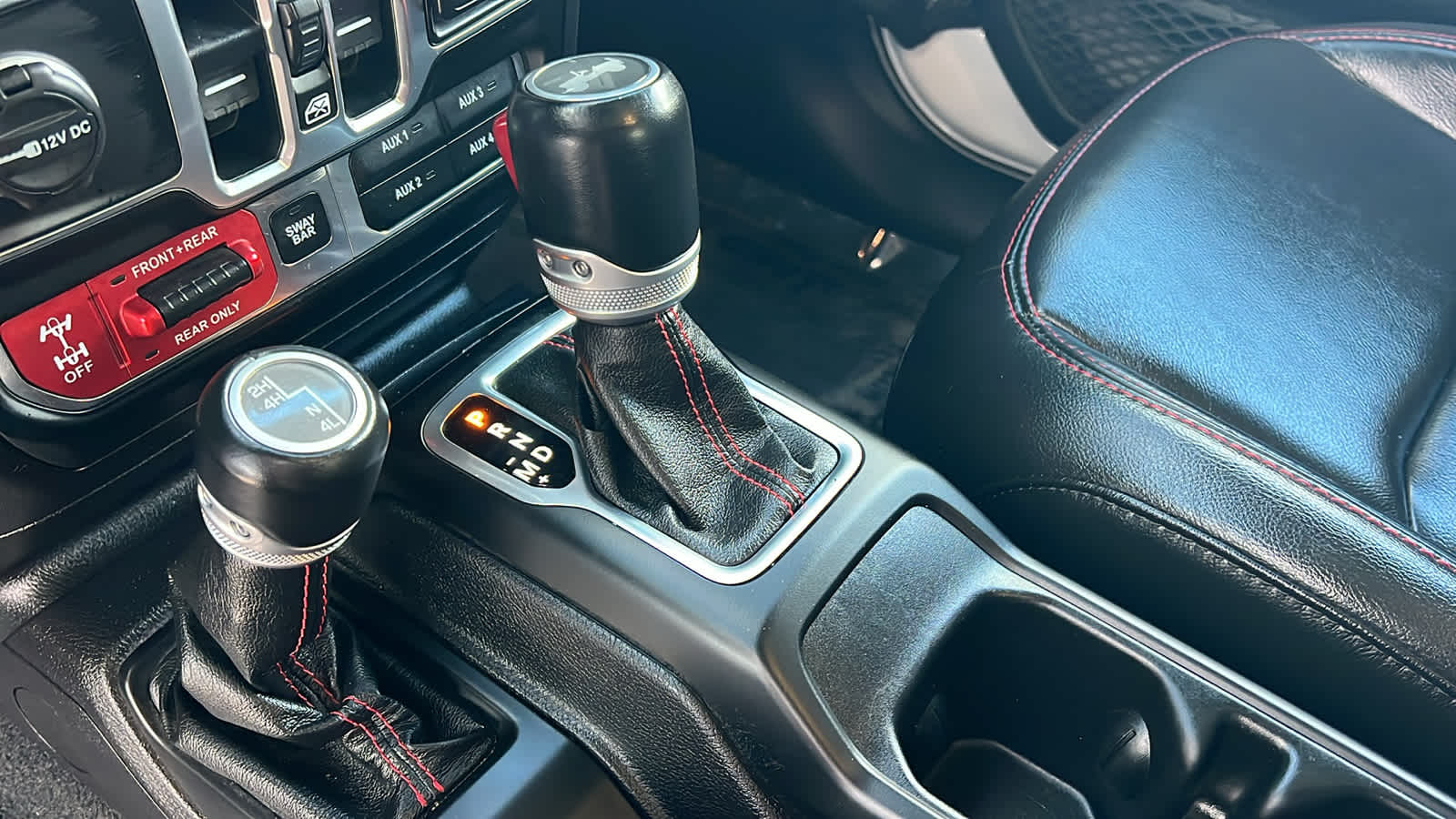 Thumbnail: 2020 Jeep Wrangler - 13