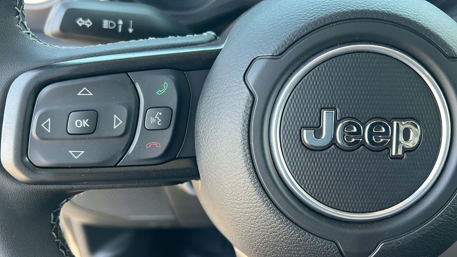 Thumbnail: 2025 Jeep Gladiator - 19