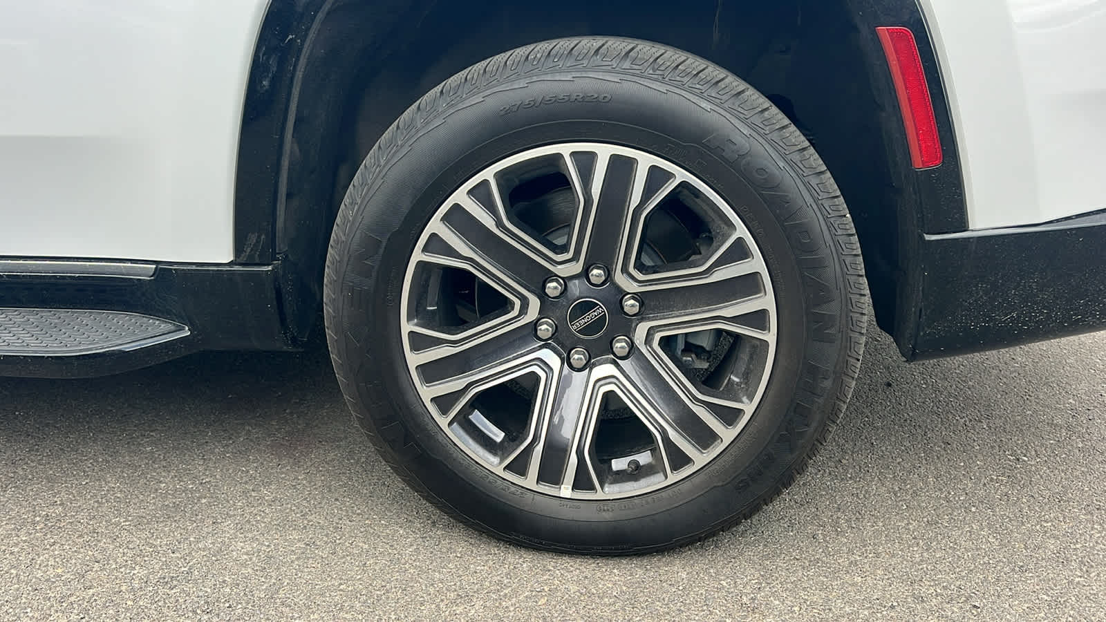 Thumbnail: 2025 Jeep Wagoneer - 9