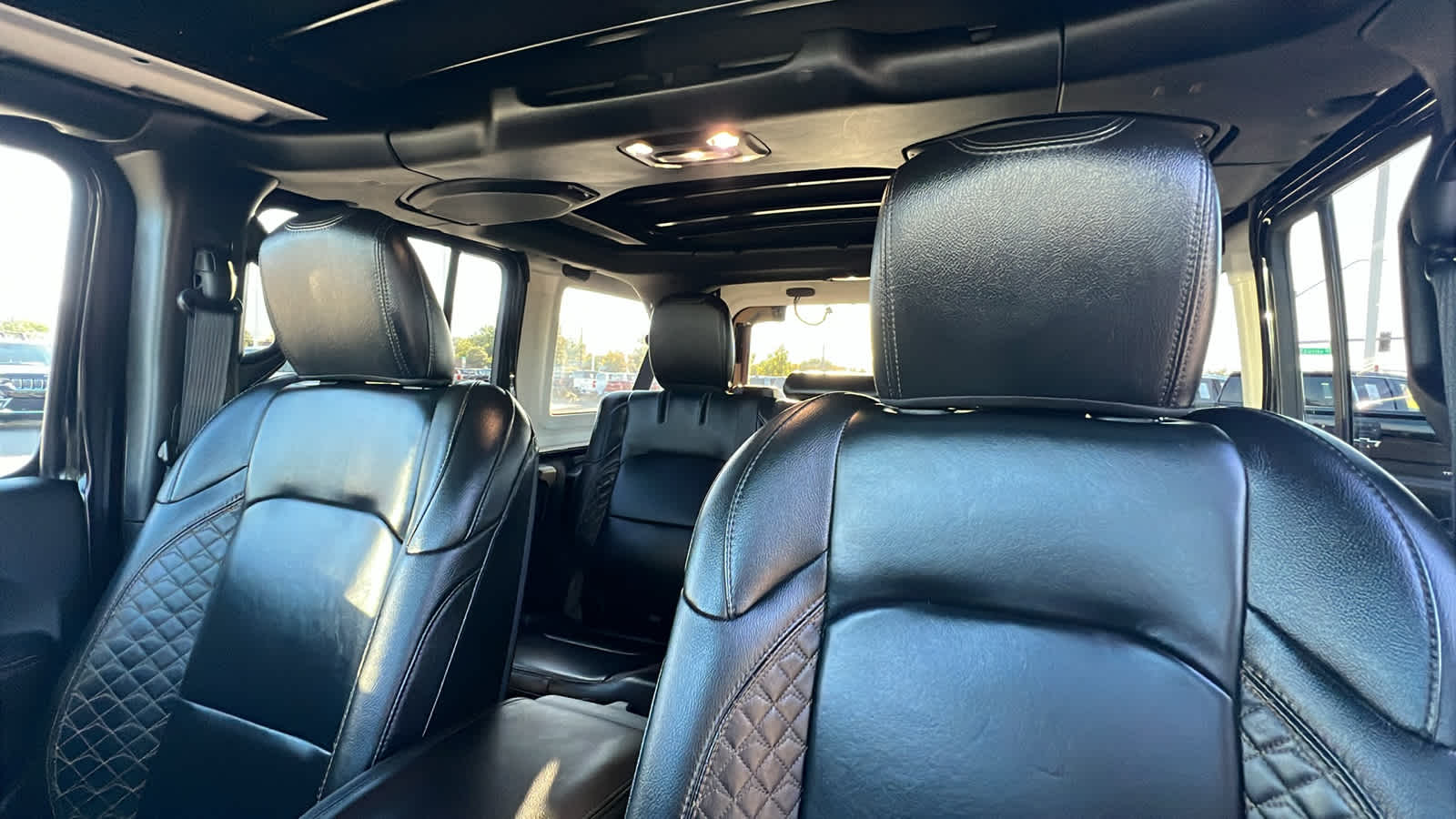 Thumbnail: 2022 Jeep Wrangler - 11