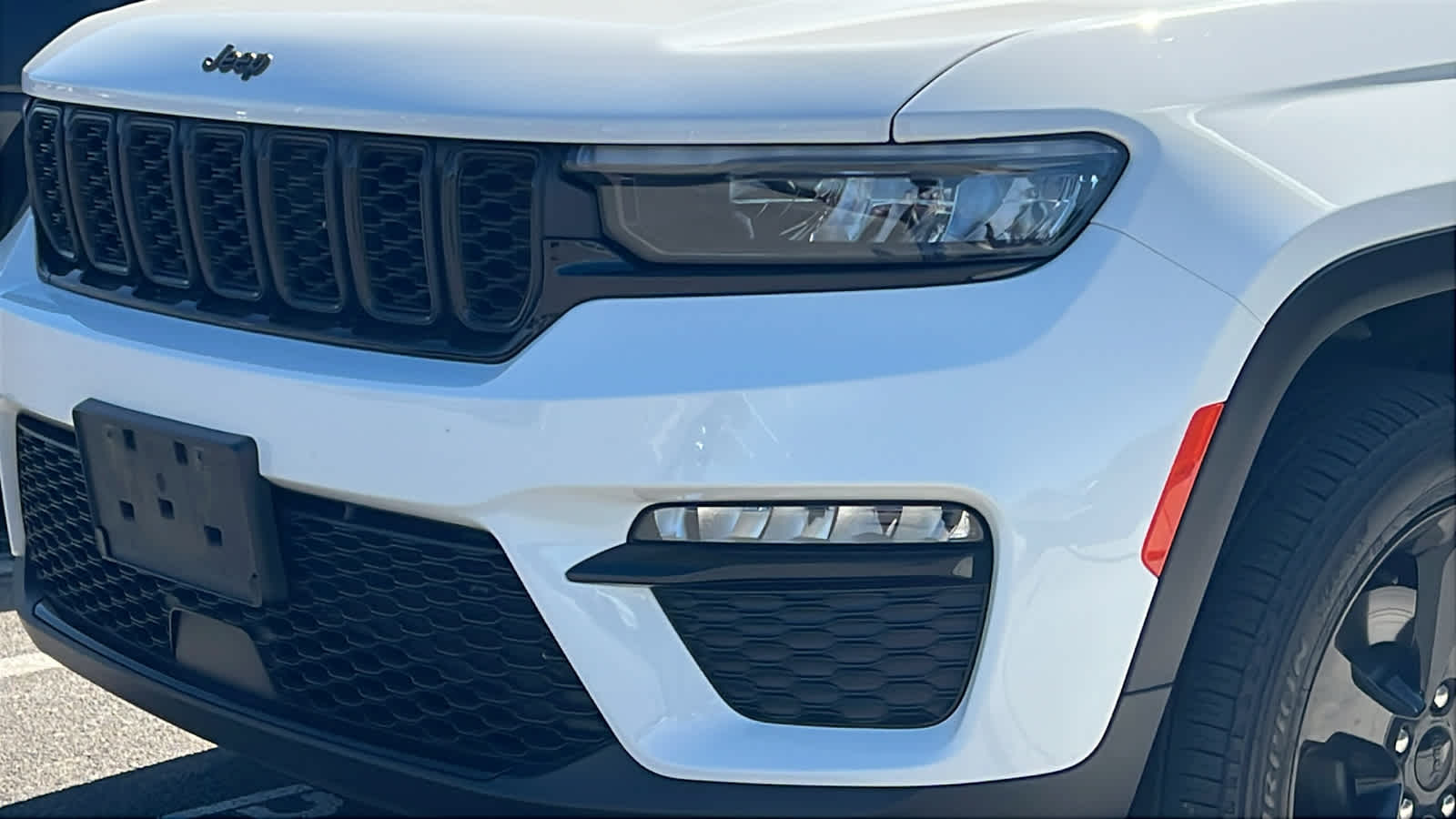 Thumbnail: 2023 Jeep Grand Cherokee - 8