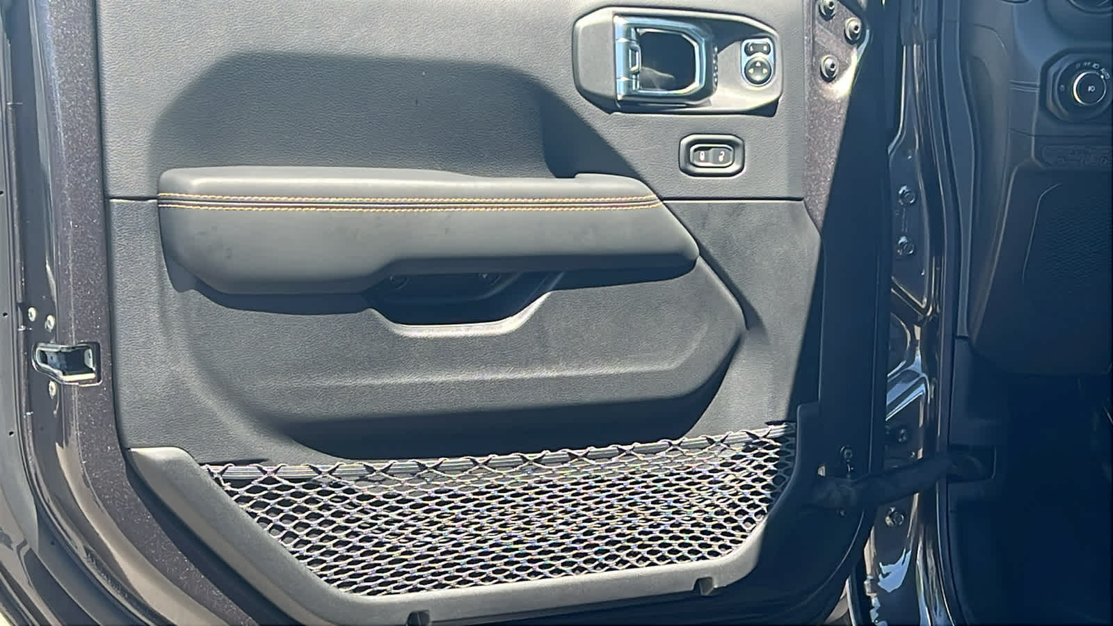 Thumbnail: 2025 Jeep Wrangler - 23