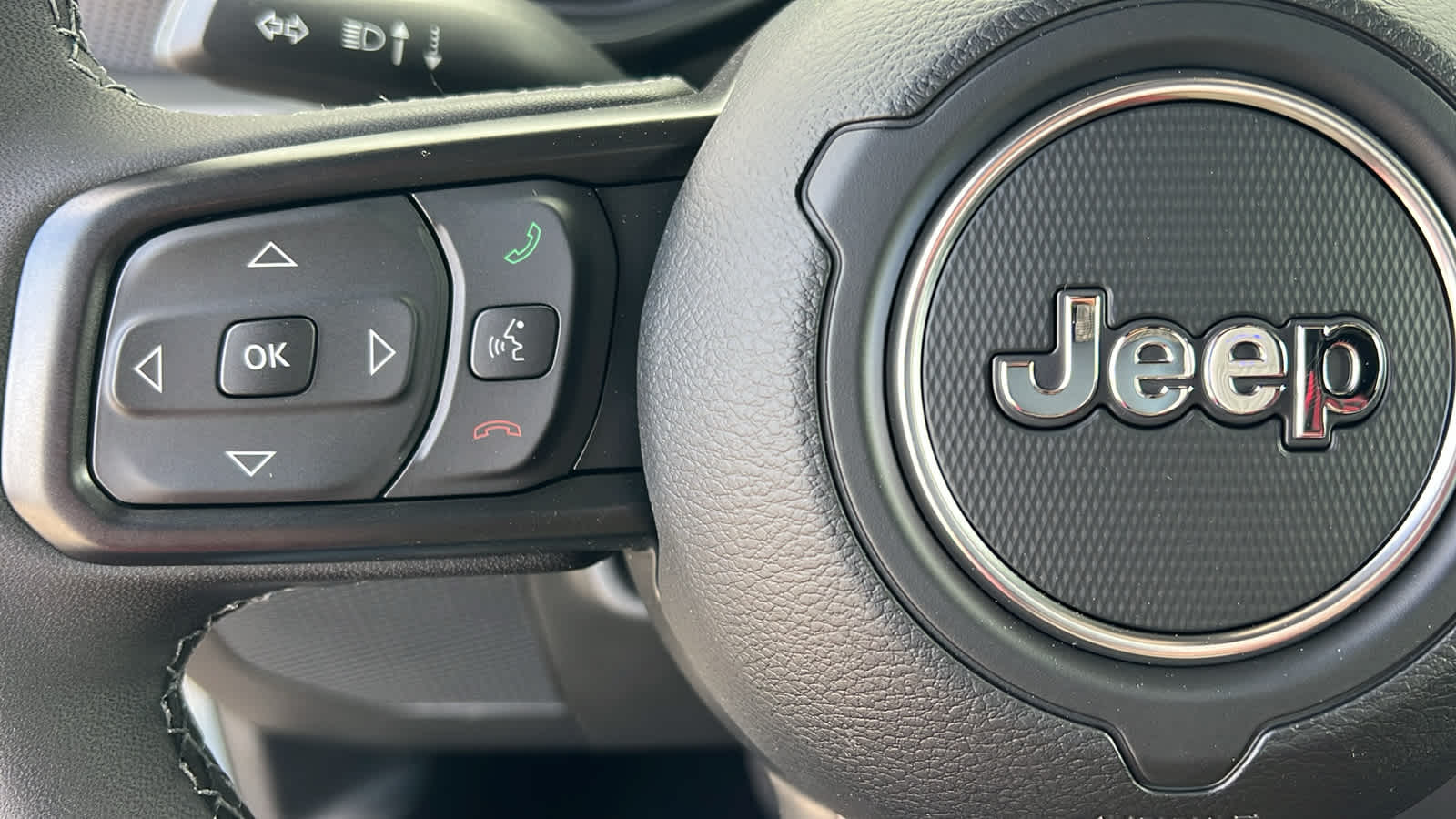 Thumbnail: 2026 Jeep Gladiator - 19